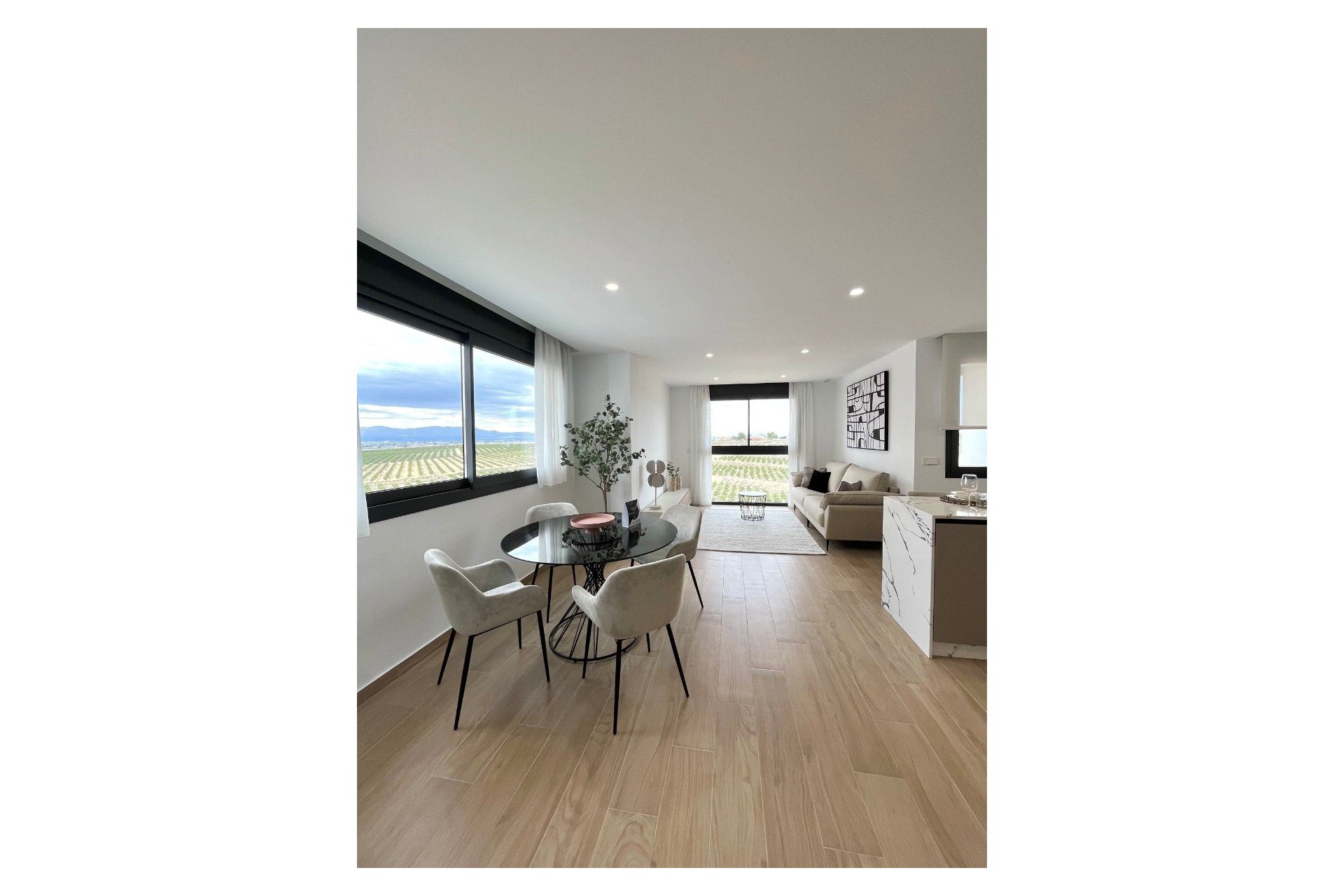 Neue Gebäude - Stadthaus -
Algorfa