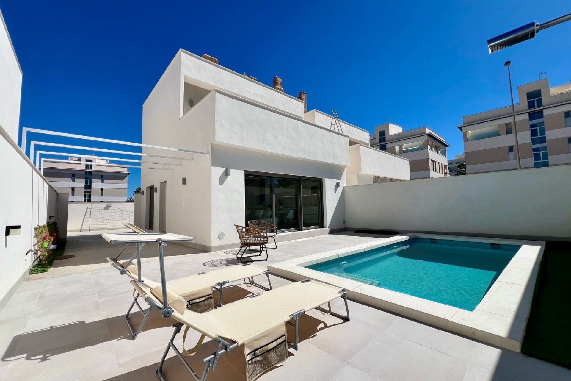 Neue Gebäude - Stadthaus -
Orihuela Costa - Cabo roig - La Zenia