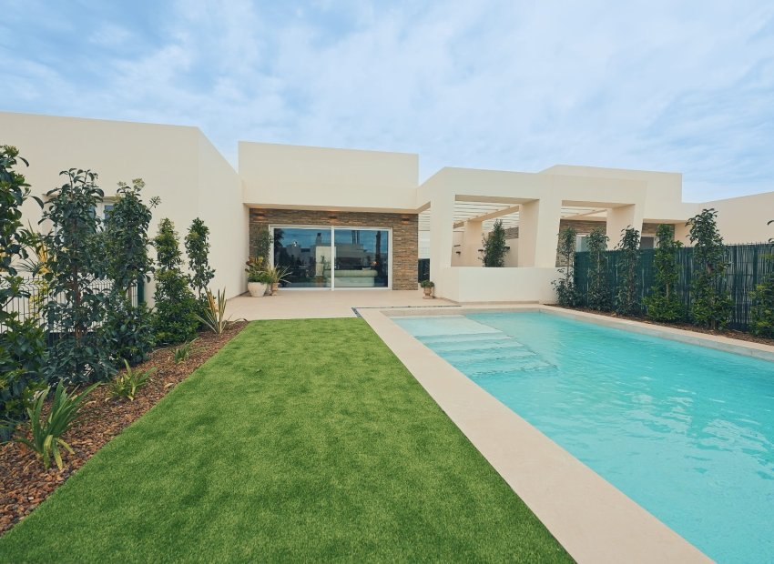 Neue Gebäude - Villa -
Algorfa