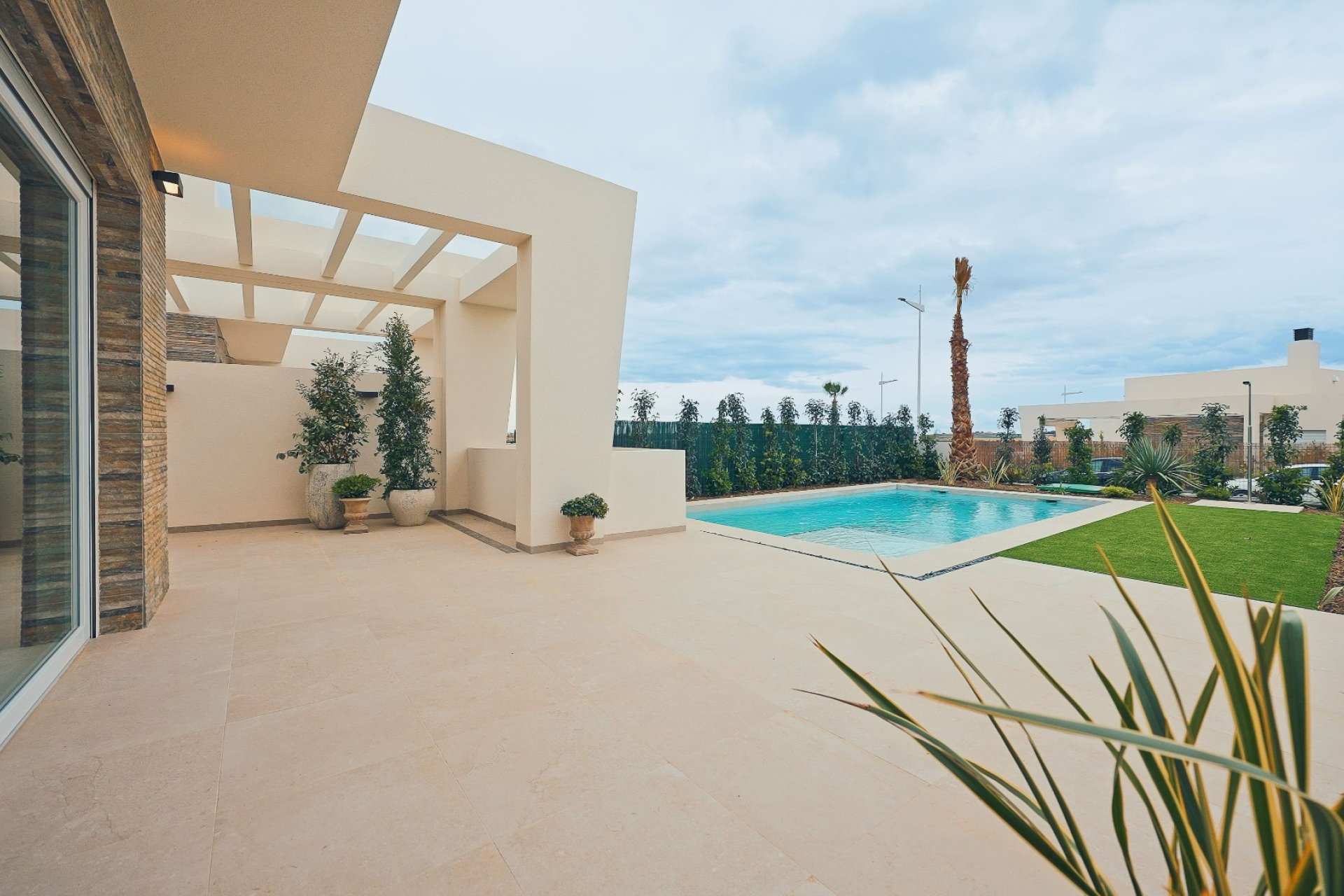 Neue Gebäude - Villa -
Algorfa