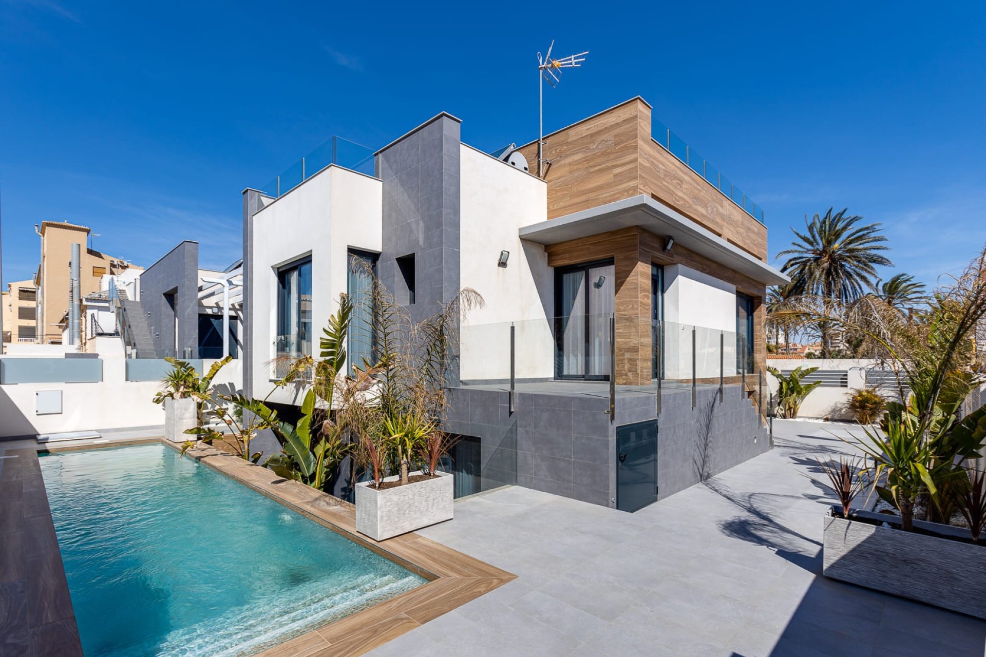 Neue Gebäude - Villa -
Torrevieja - Torrelamata - La Mata