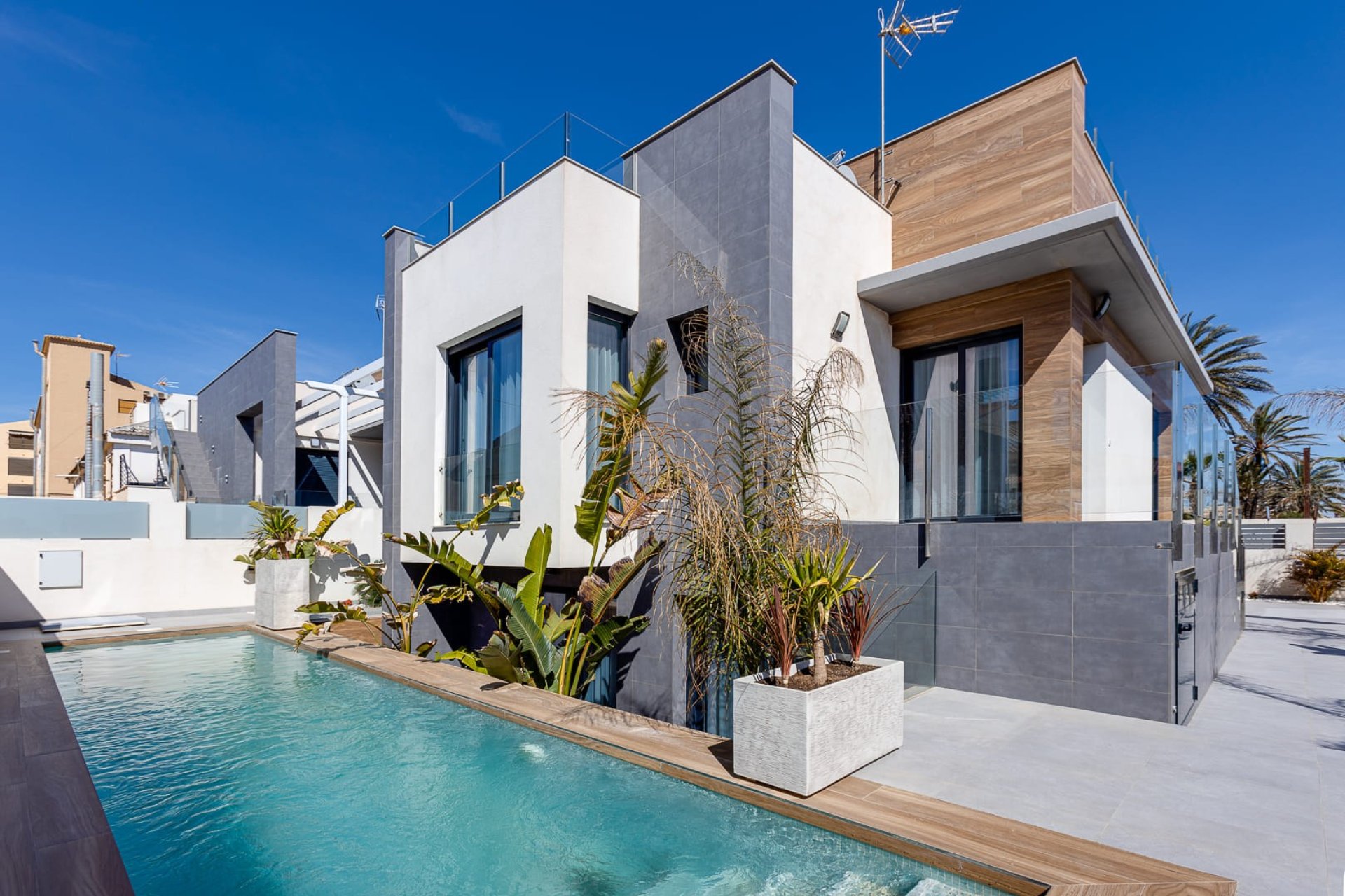 Neue Gebäude - Villa -
Torrevieja - Torrelamata - La Mata