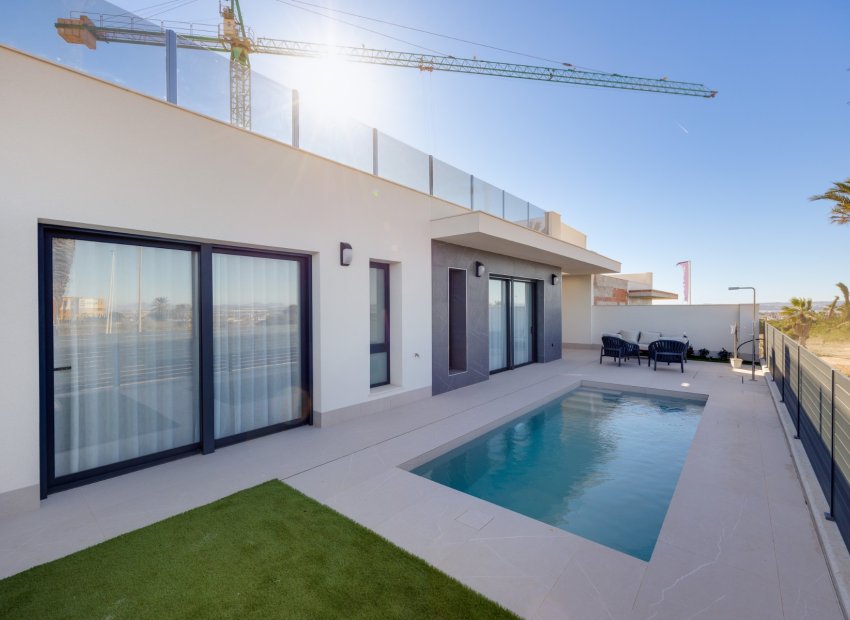 Neue Gebäude - Villa -
Torrevieja - Torrelamata - La Mata