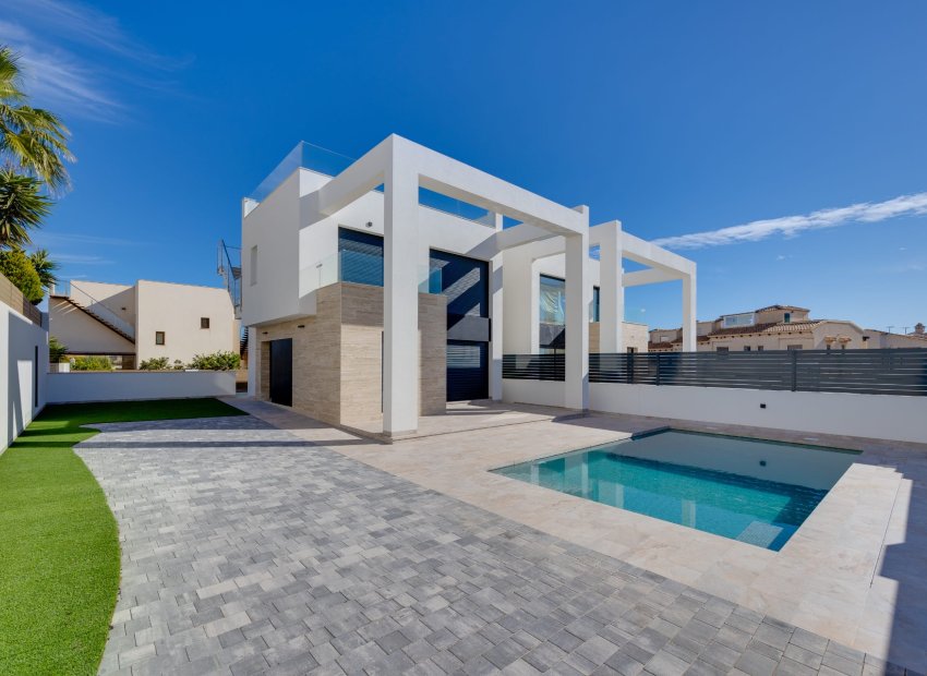 Neue Gebäude - Villa -
Torrevieja - Torrelamata - La Mata