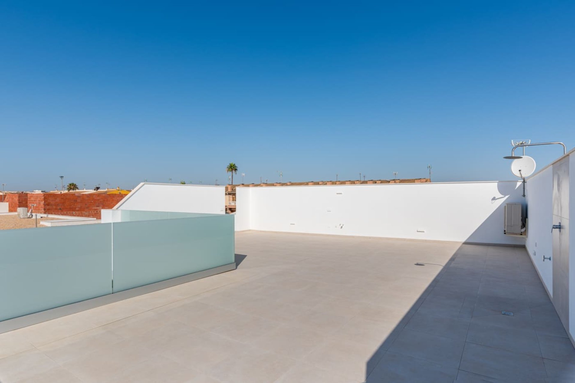 Neue Gebäude - Villa -
