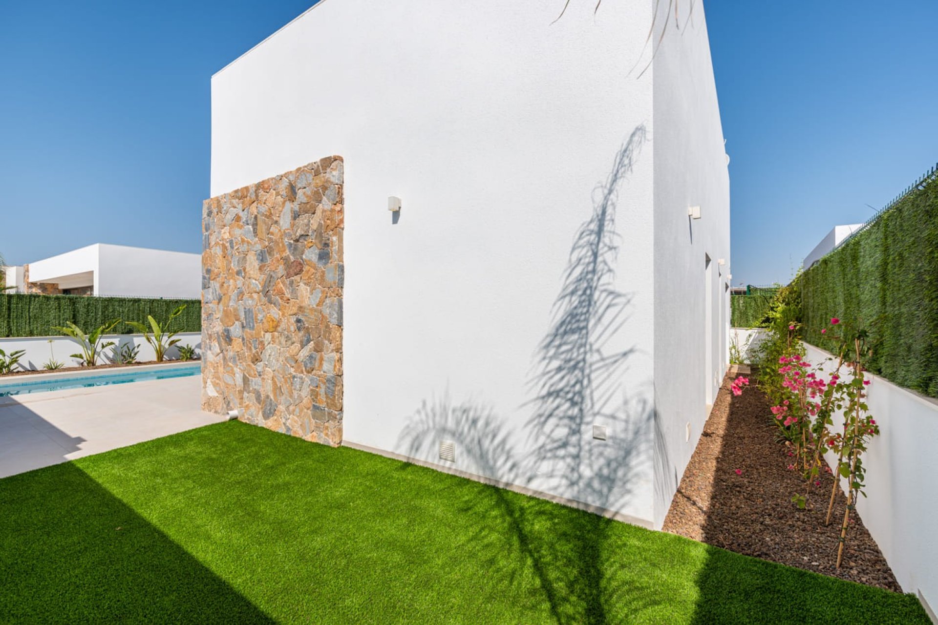 Neue Gebäude - Villa -
