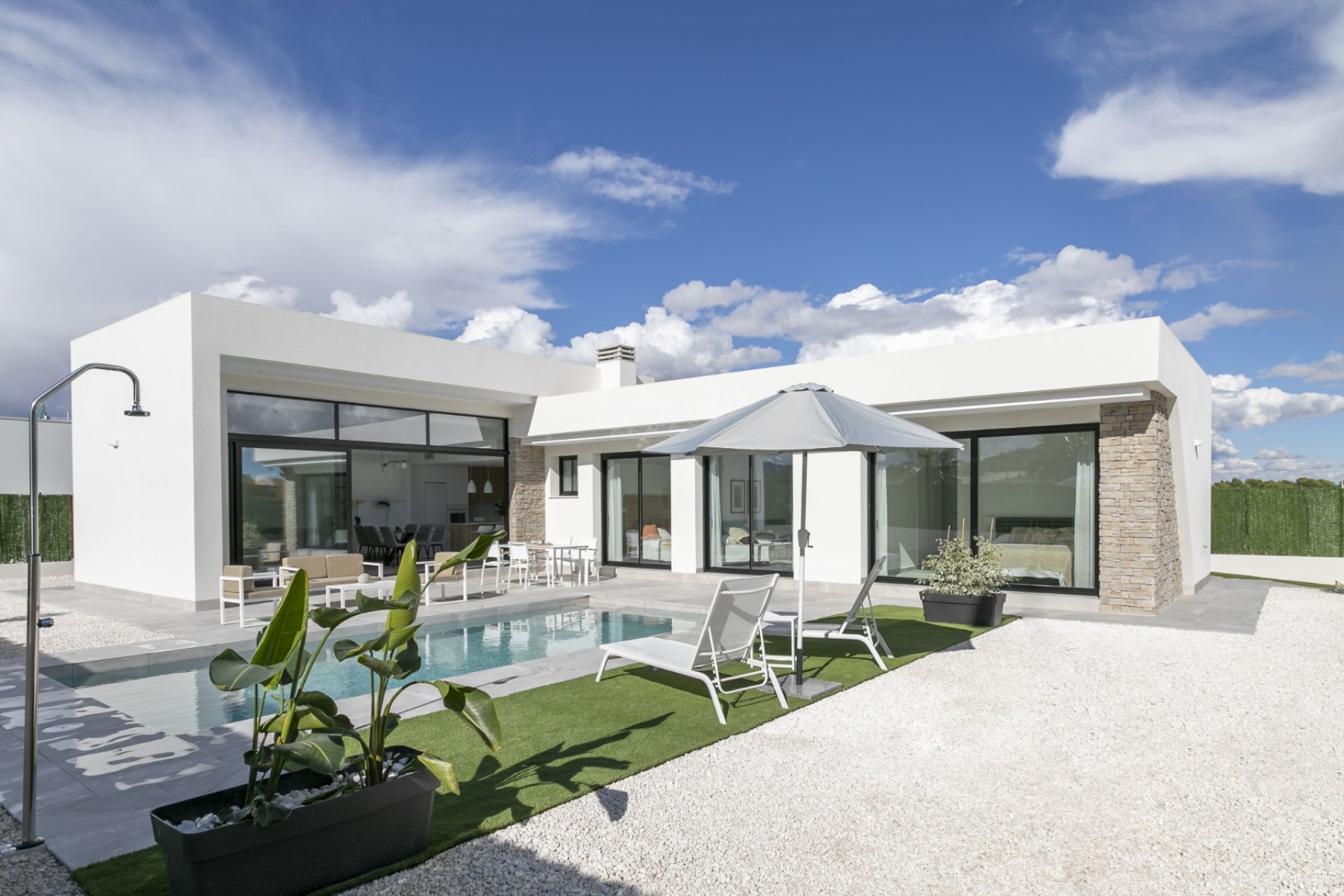 Neue Gebäude - Villa -
