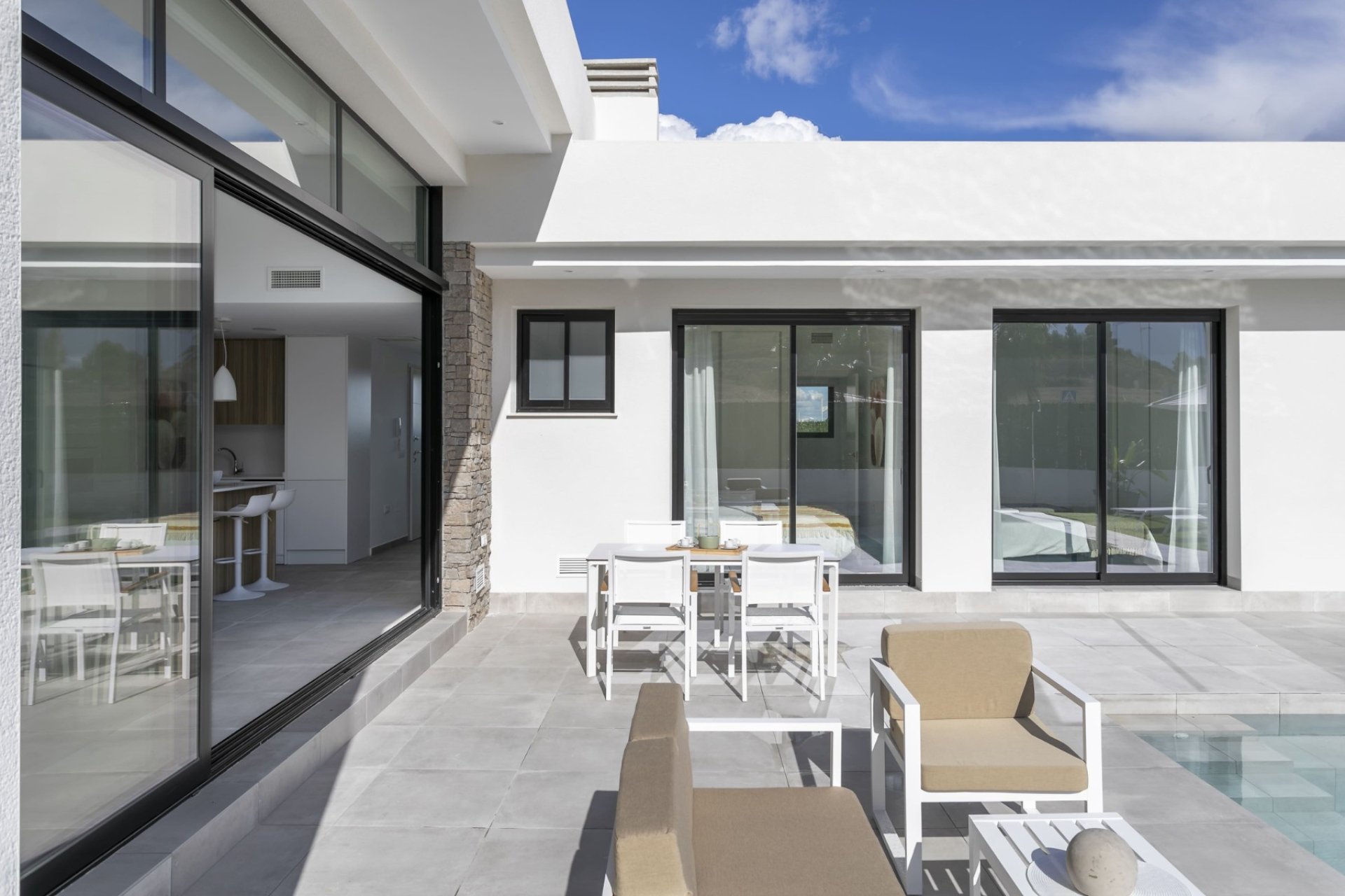 Neue Gebäude - Villa -
