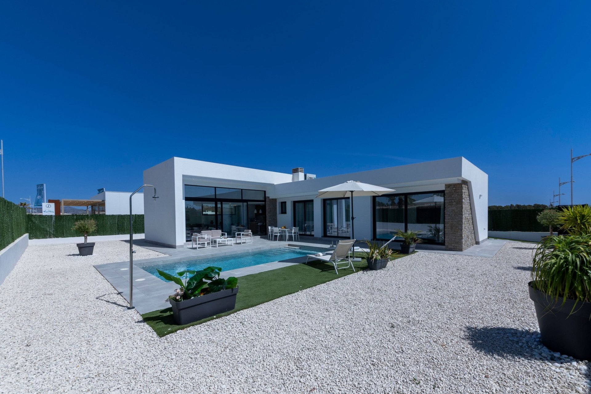 Neue Gebäude - Villa -
