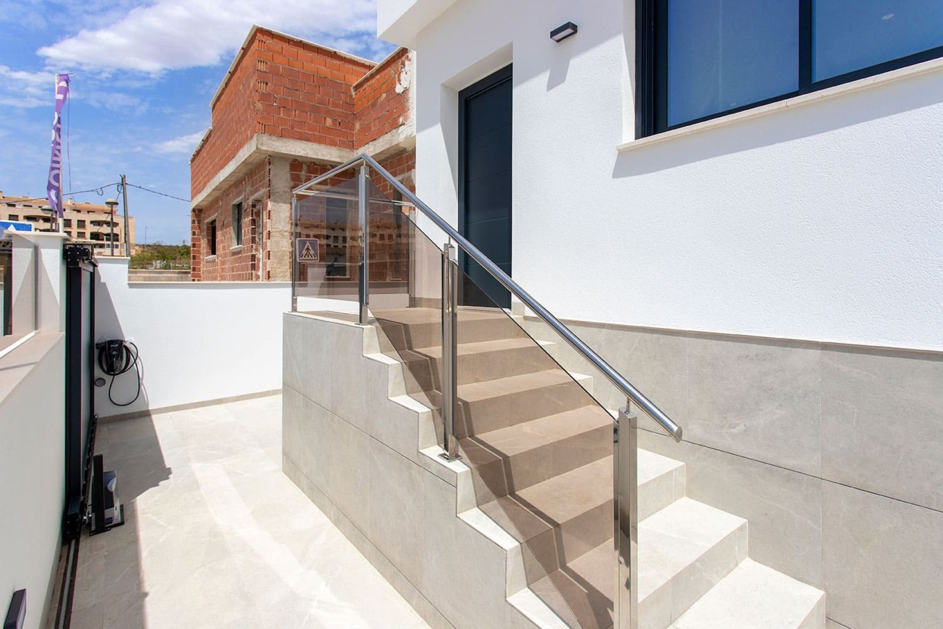 Neue Gebäude - Villa -
