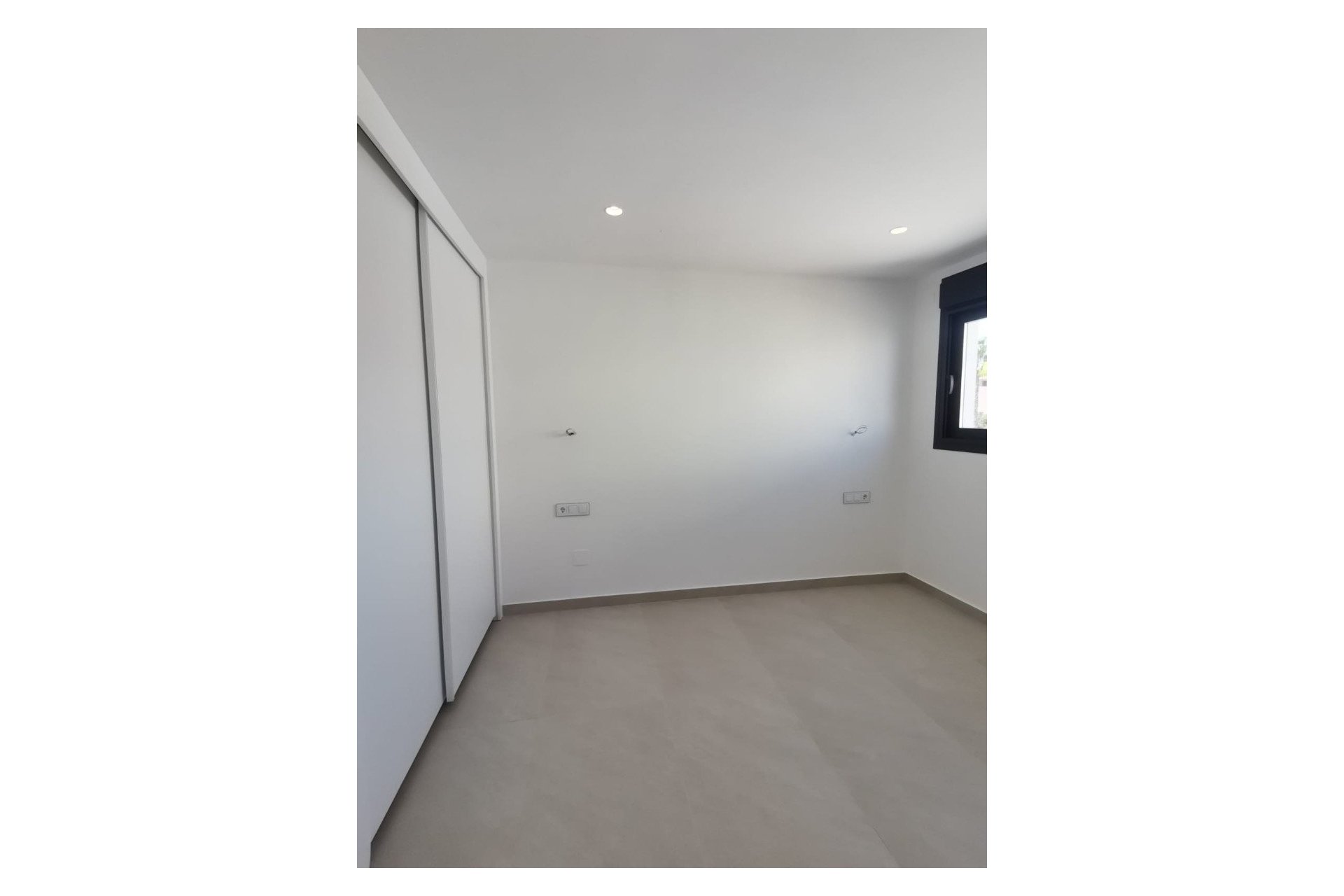 Neue Gebäude - Villa -
