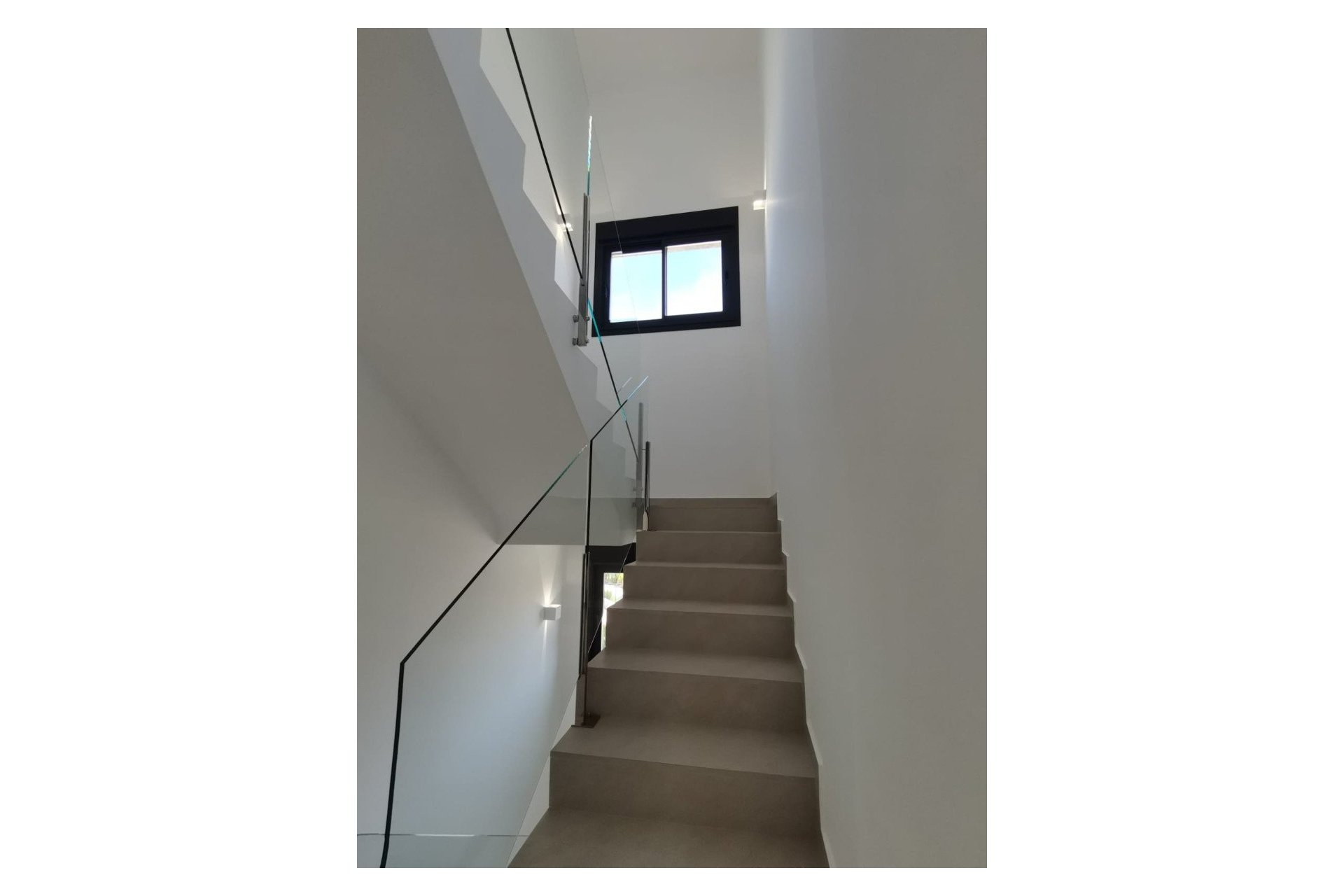 Neue Gebäude - Villa -
