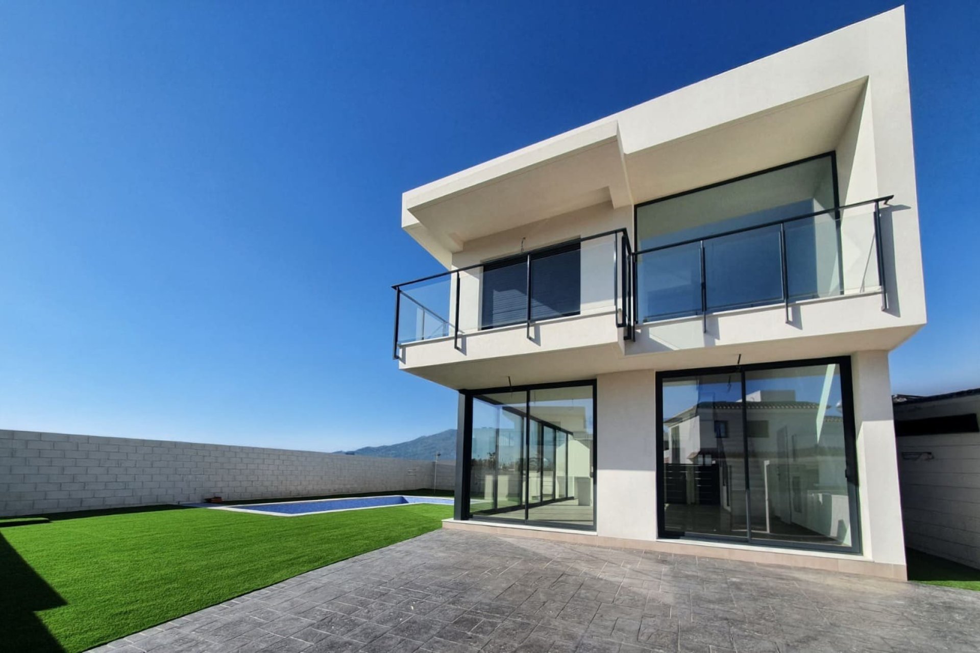 Neue Gebäude - Villa -
