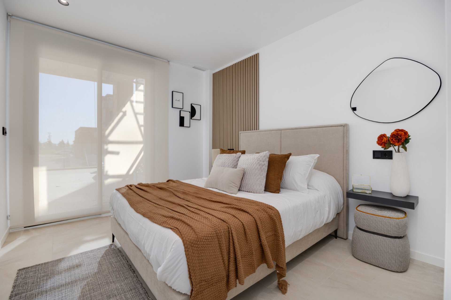 Neue Gebäude - Wohnung -
