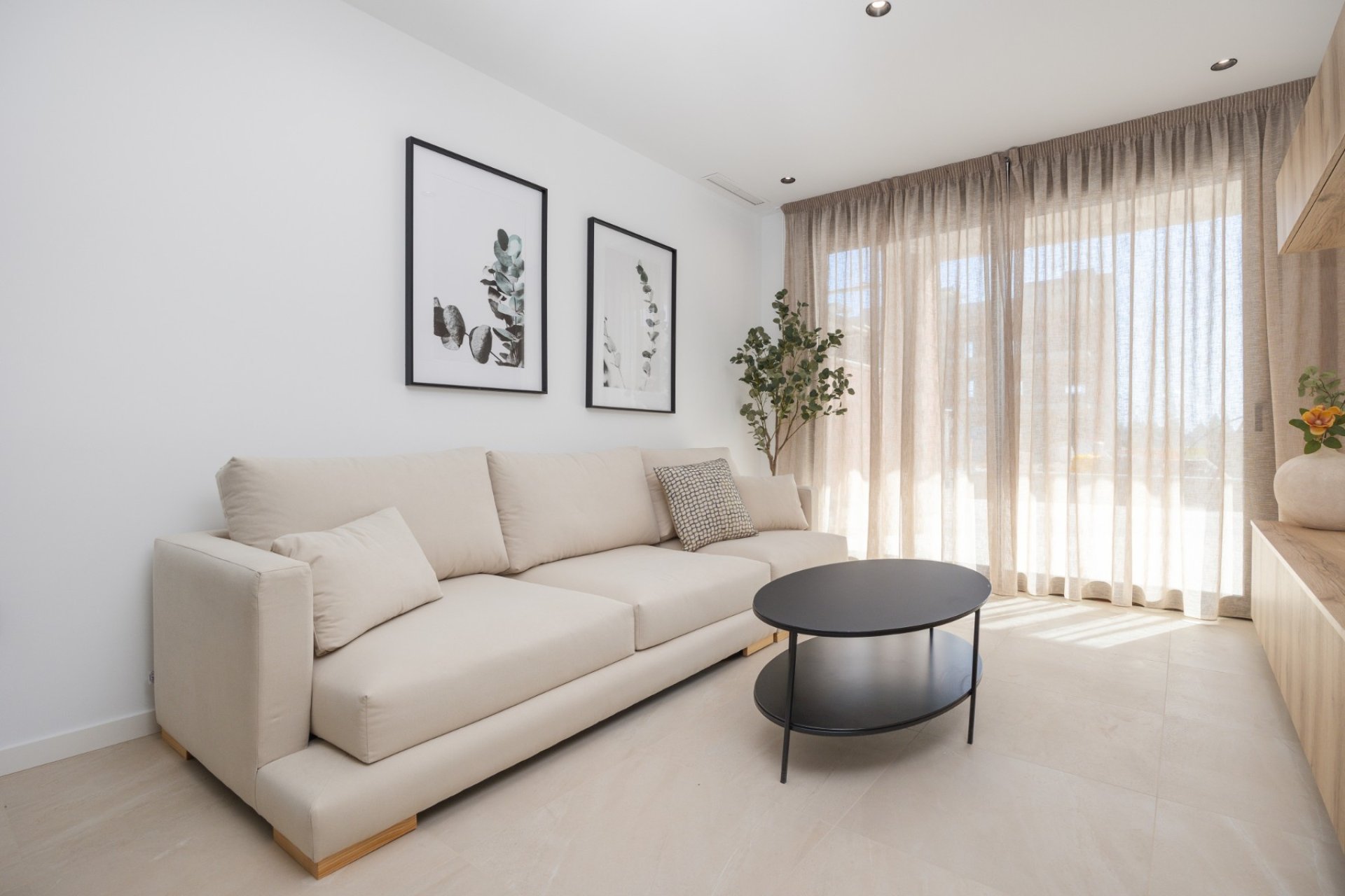 Neue Gebäude - Wohnung -
