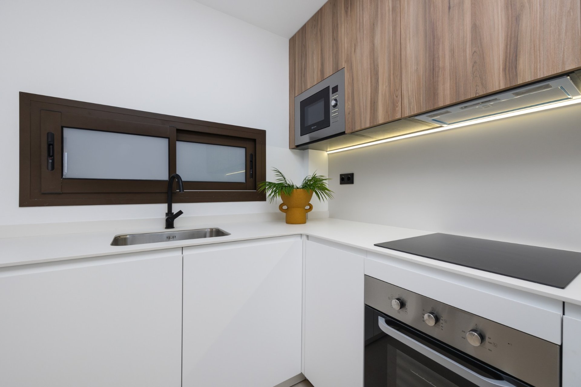Neue Gebäude - Wohnung -

