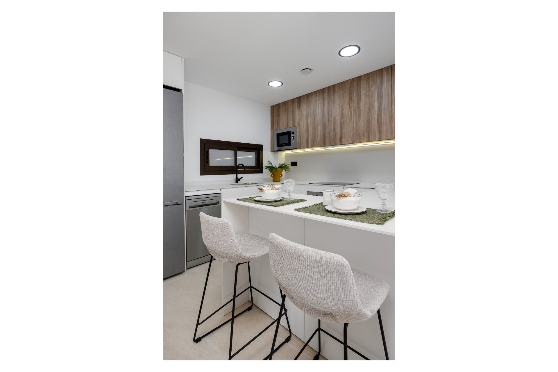 Neue Gebäude - Wohnung -
