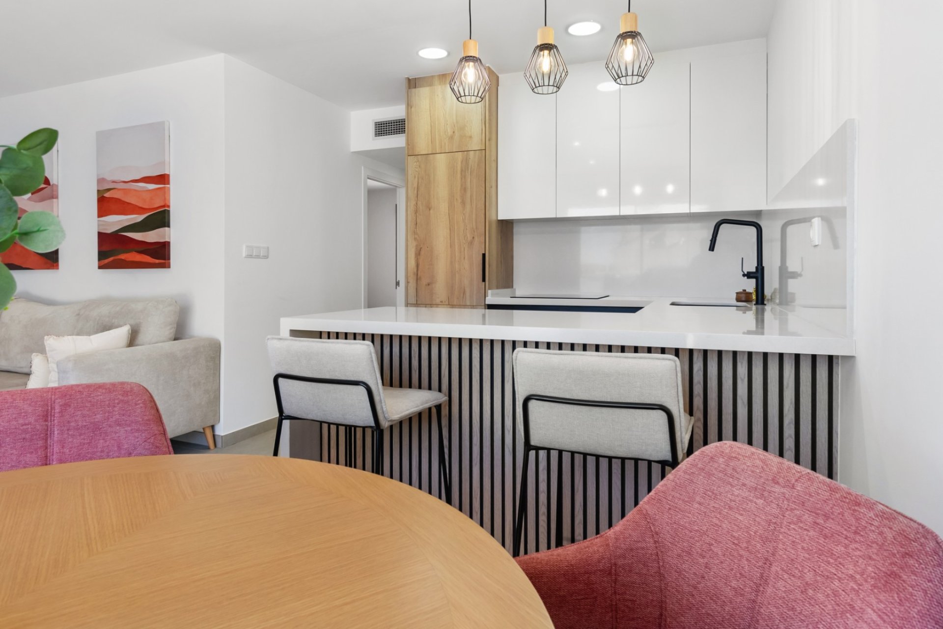Neue Gebäude - Wohnung -
