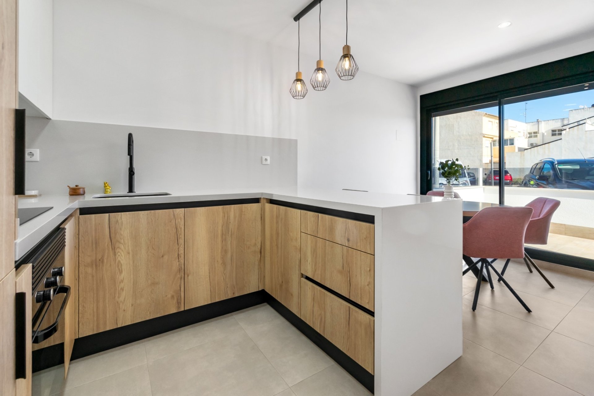 Neue Gebäude - Wohnung -

