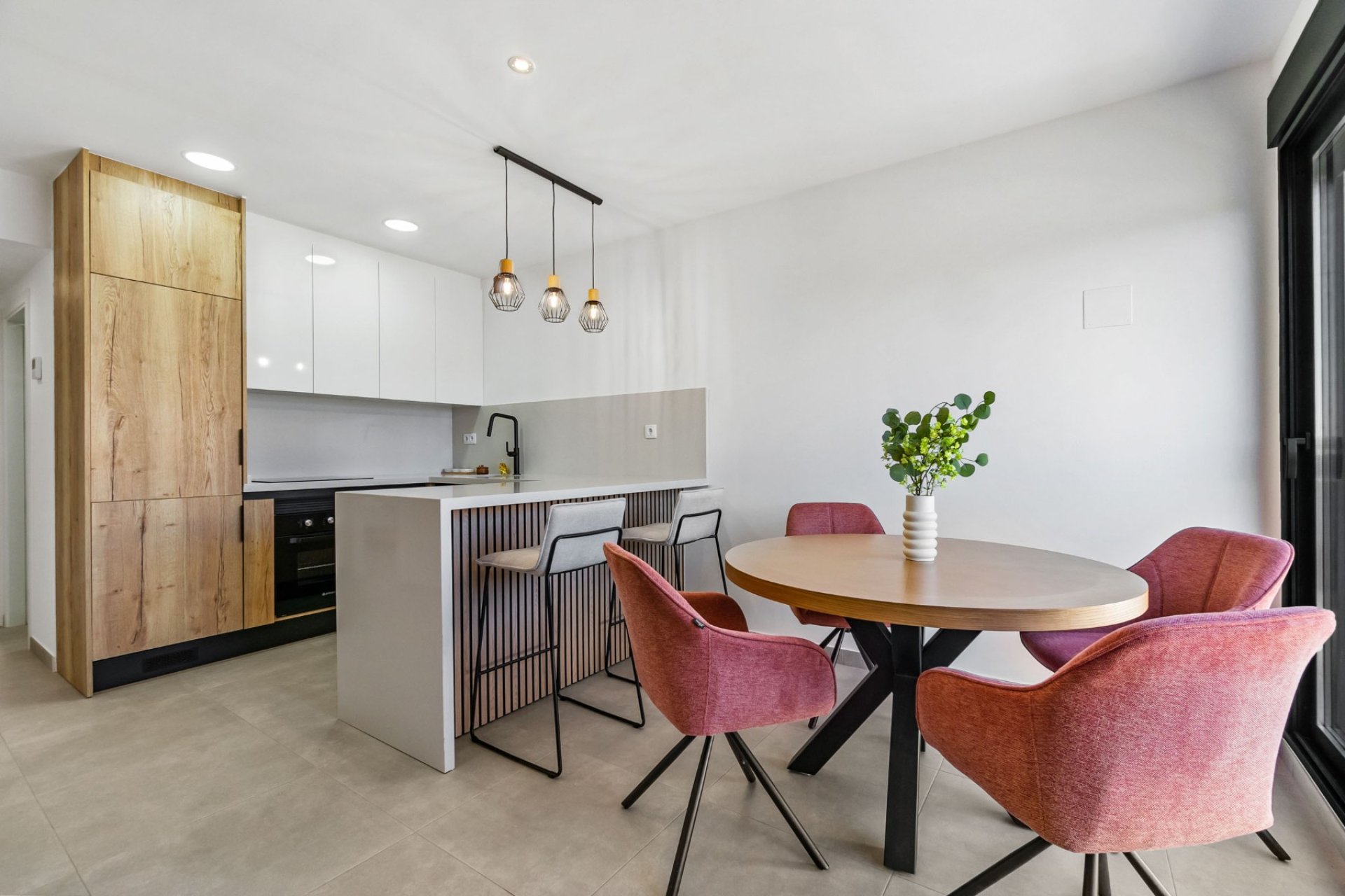 Neue Gebäude - Wohnung -
