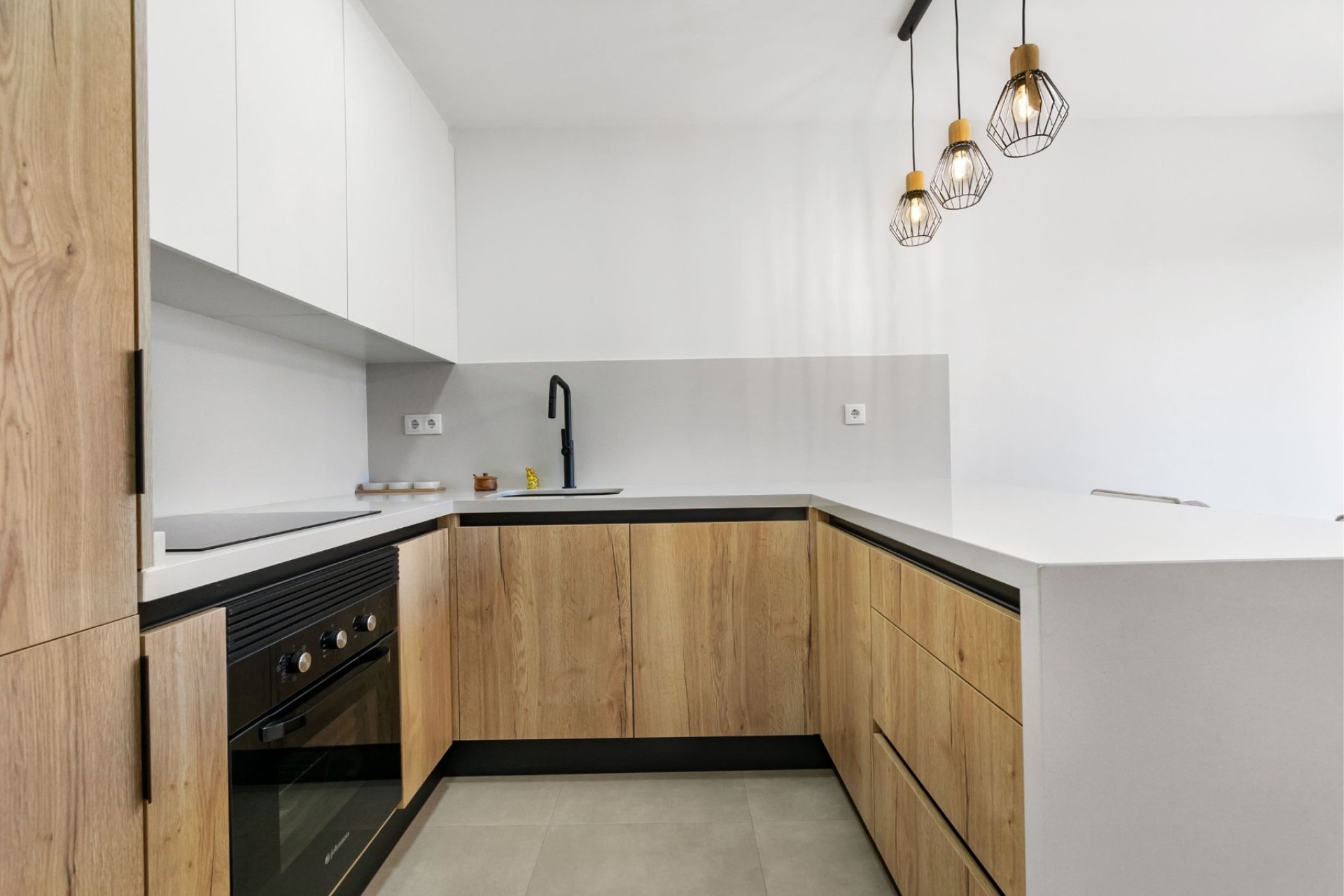 Neue Gebäude - Wohnung -
