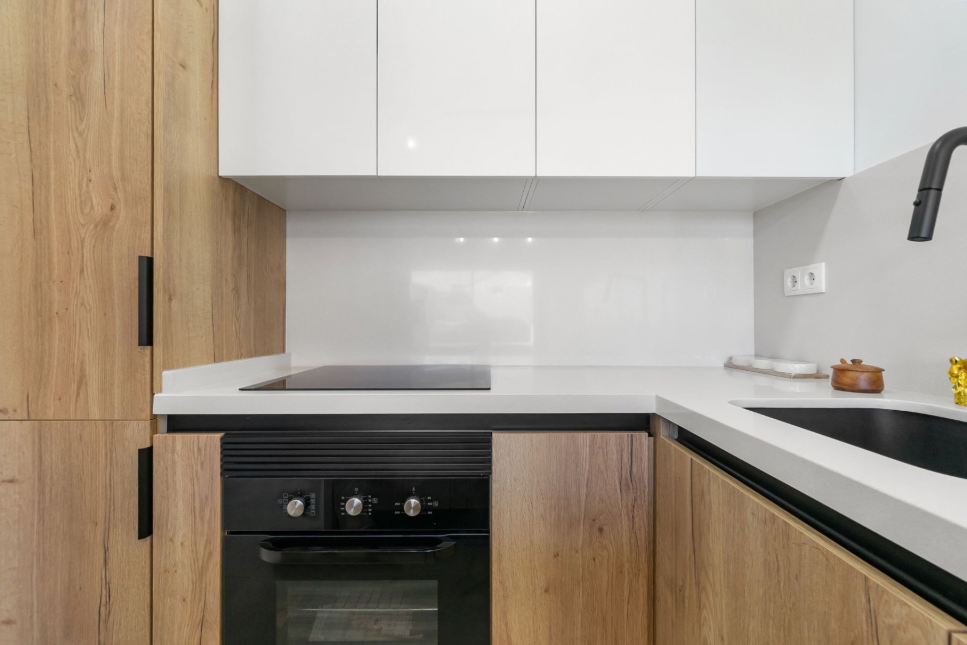 Neue Gebäude - Wohnung -
