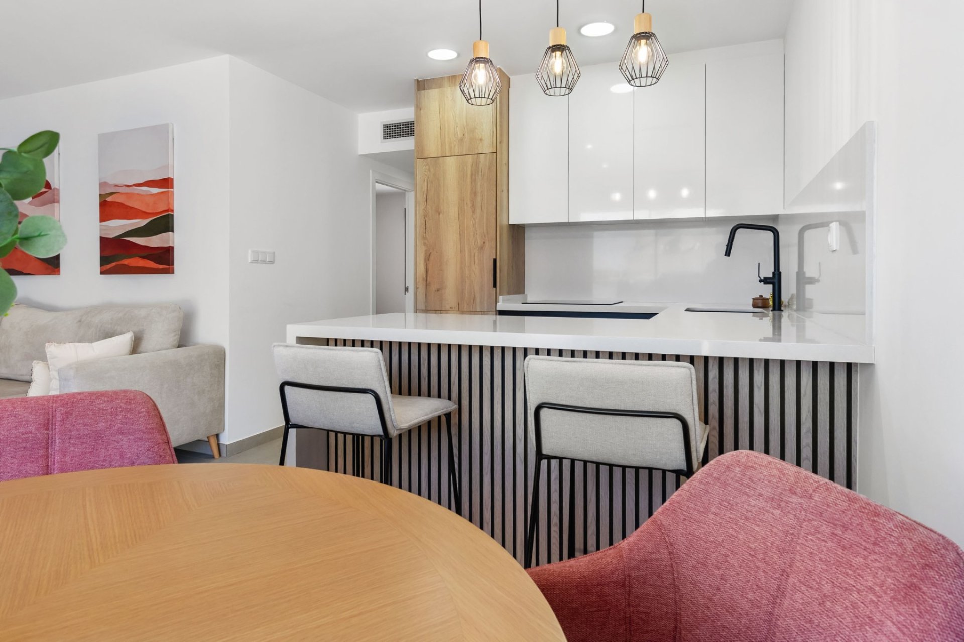 Neue Gebäude - Wohnung -
