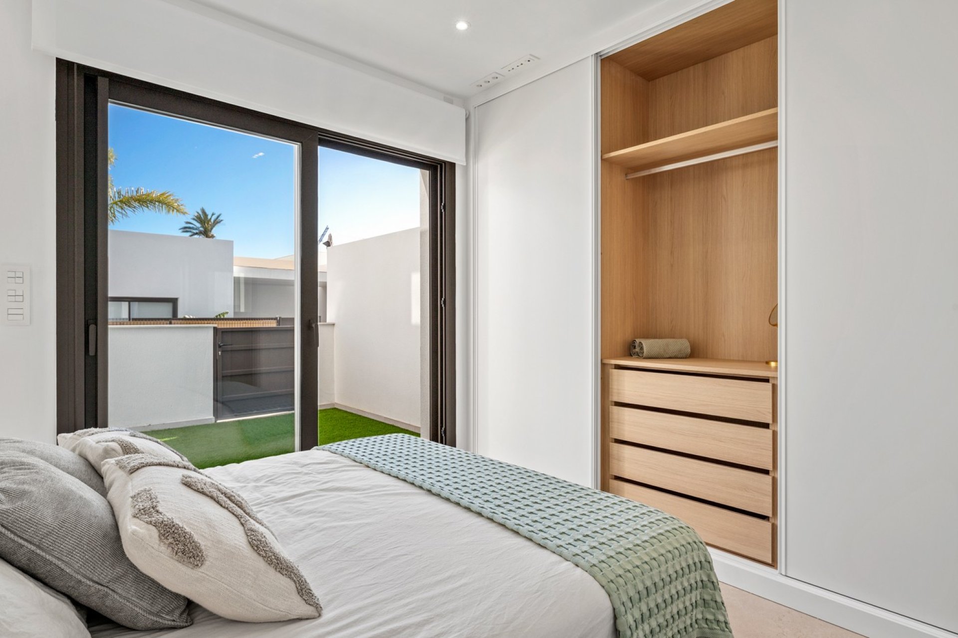 Neue Gebäude - Wohnung -
