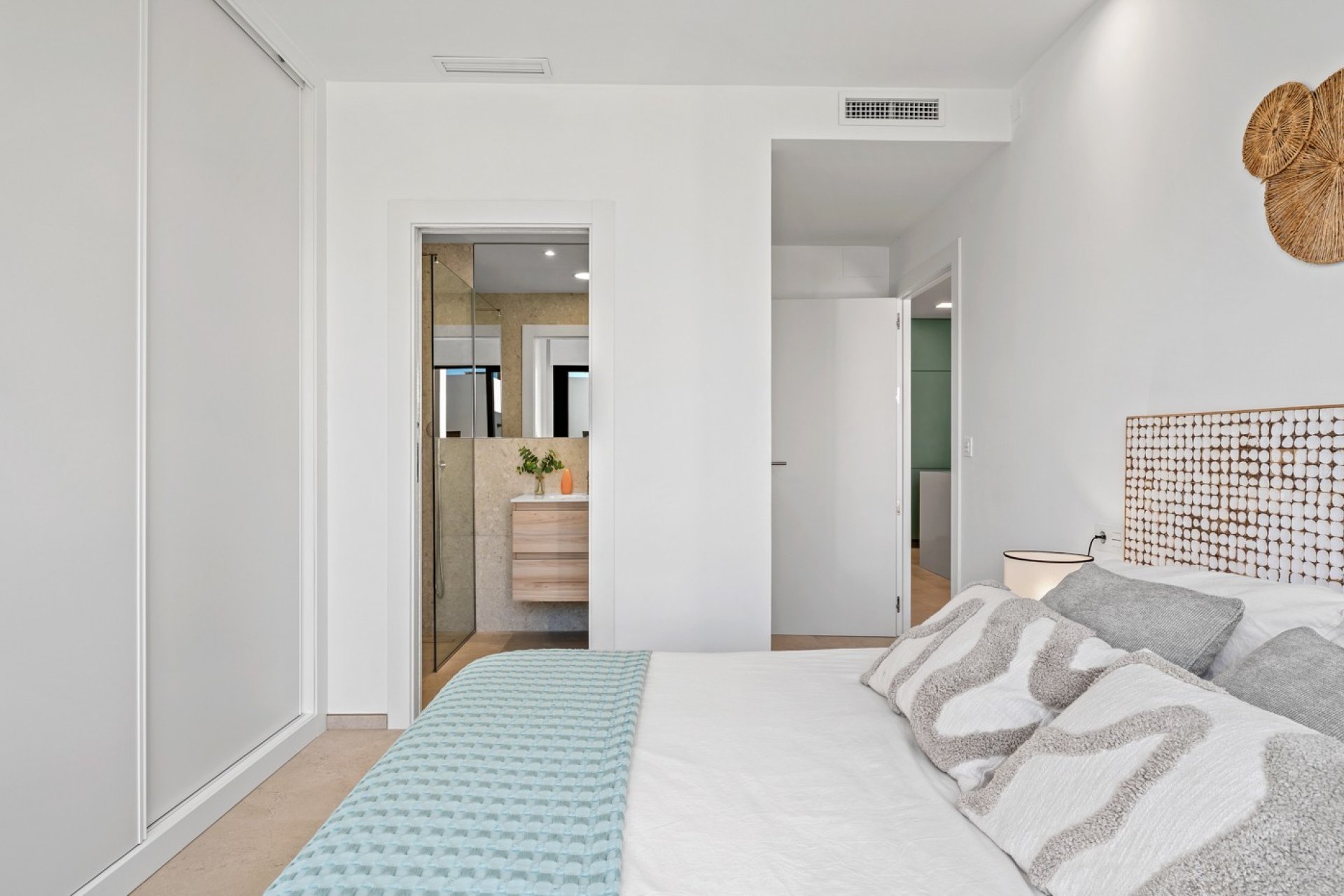 Neue Gebäude - Wohnung -
