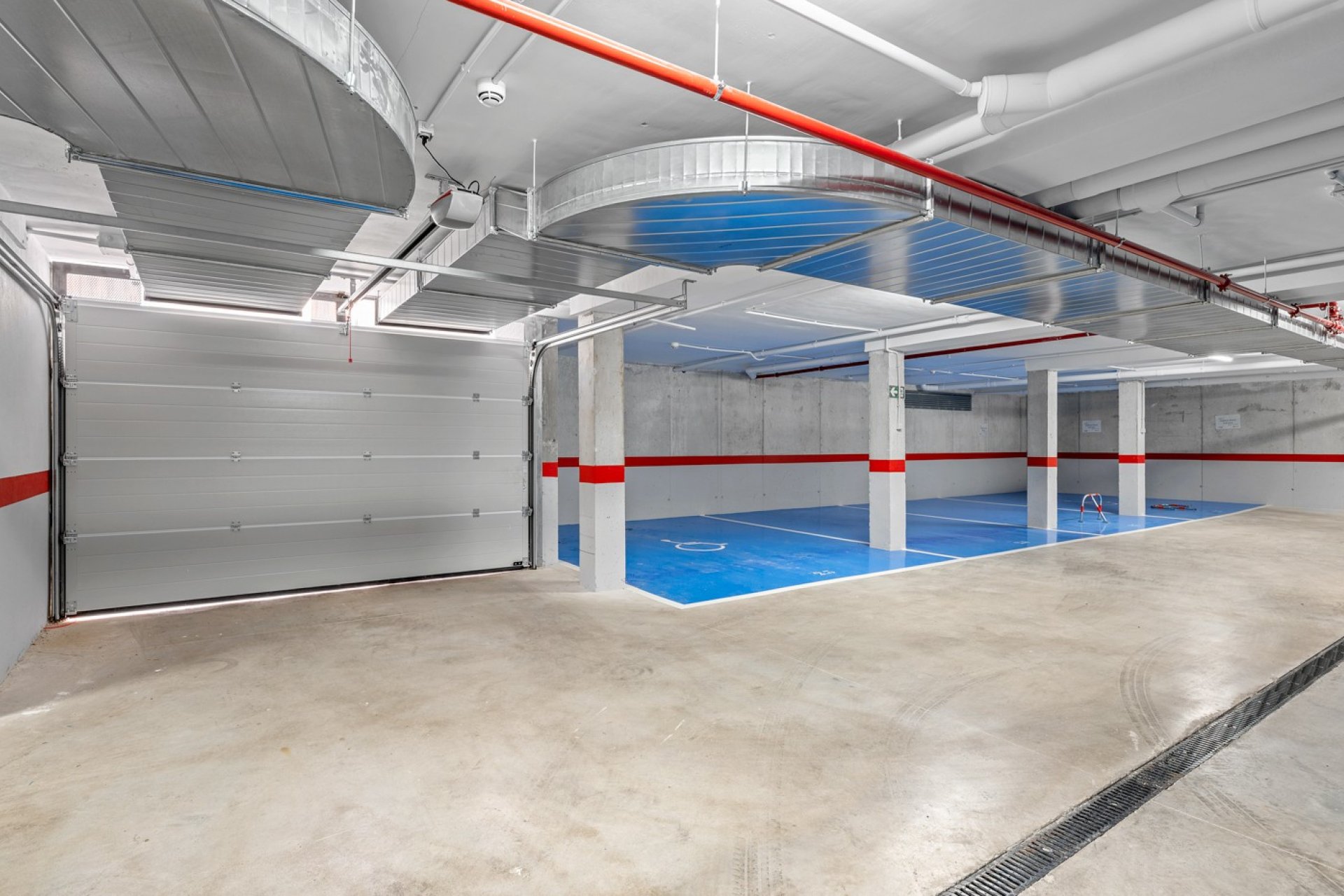 Neue Gebäude - Wohnung -
