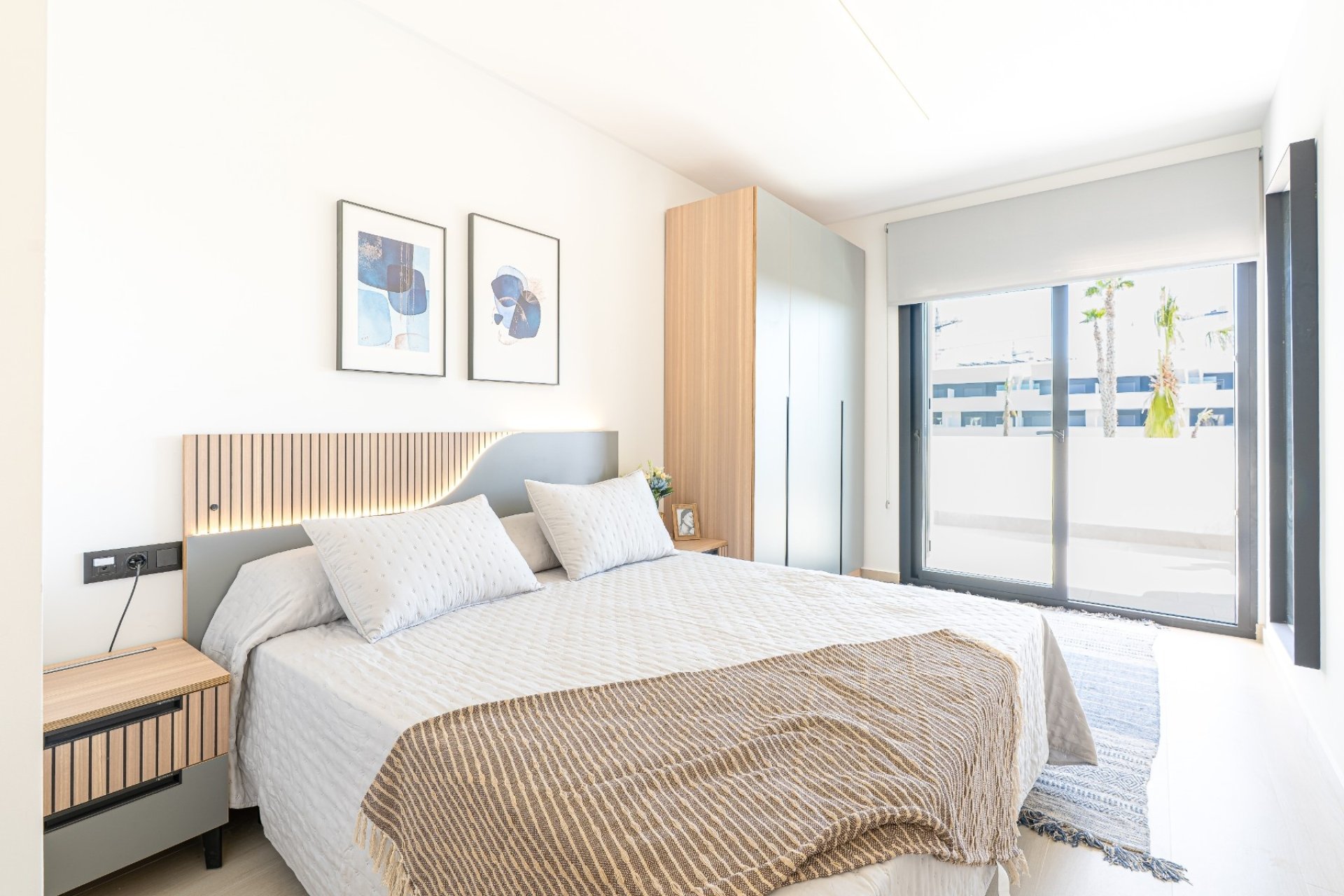 Neue Gebäude - Wohnung -
