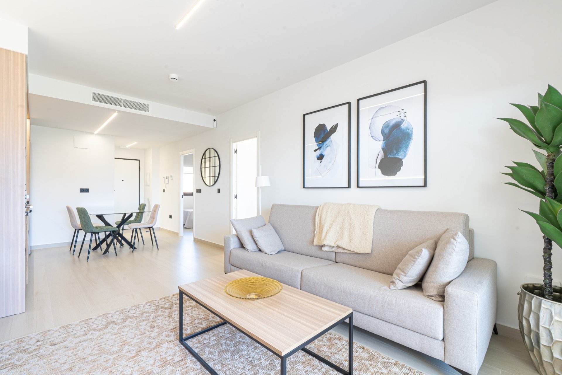 Neue Gebäude - Wohnung -
