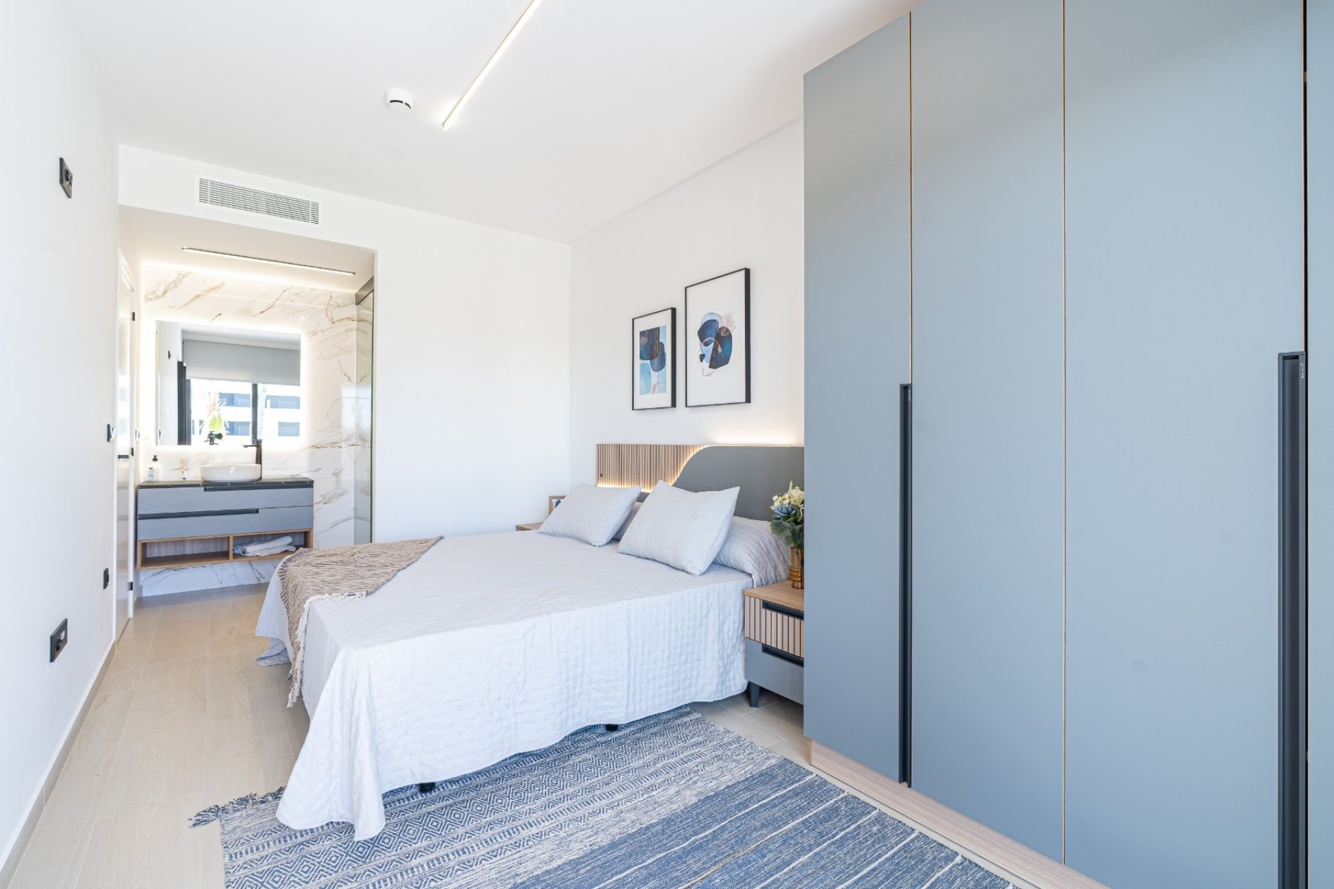 Neue Gebäude - Wohnung -
