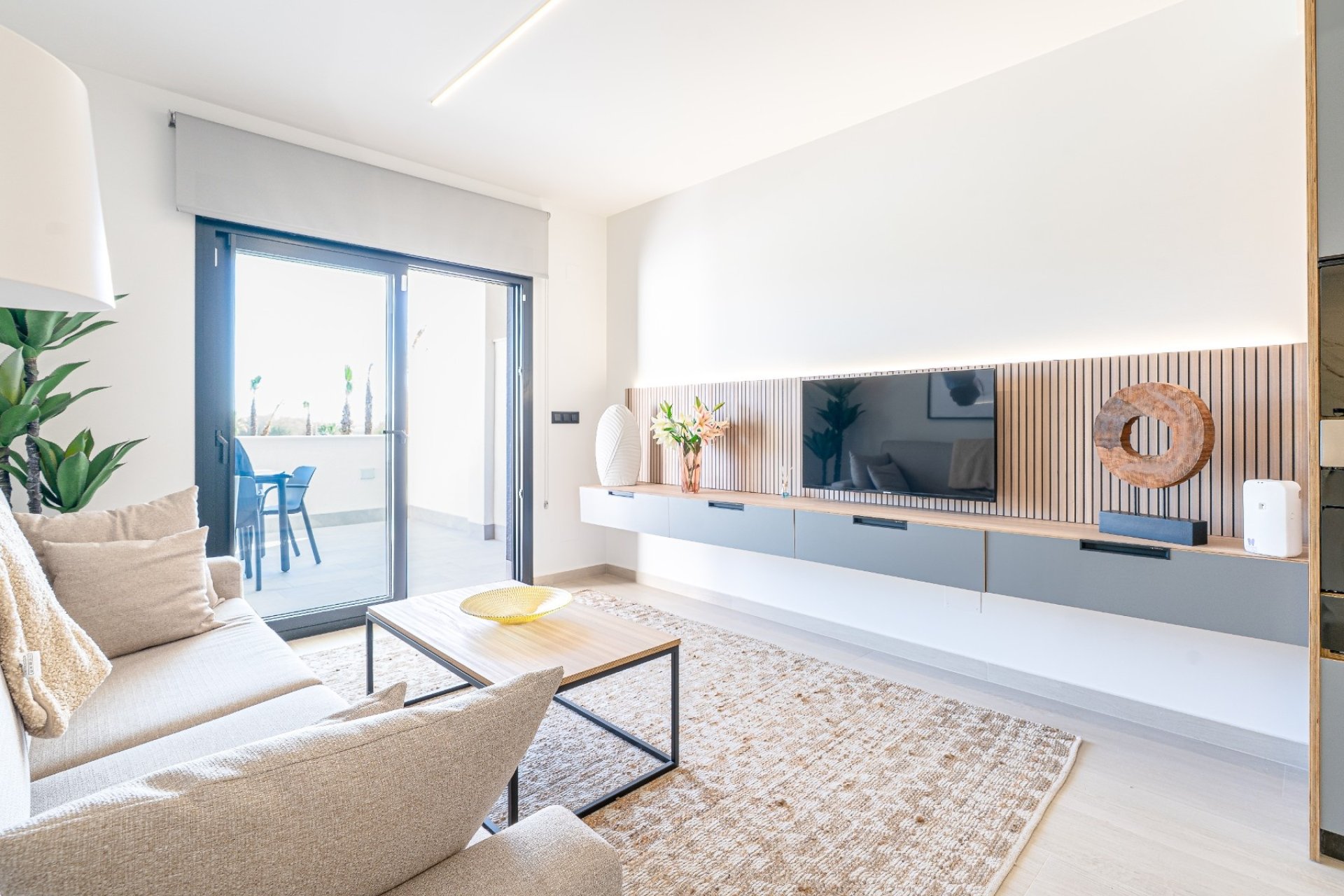 Neue Gebäude - Wohnung -
