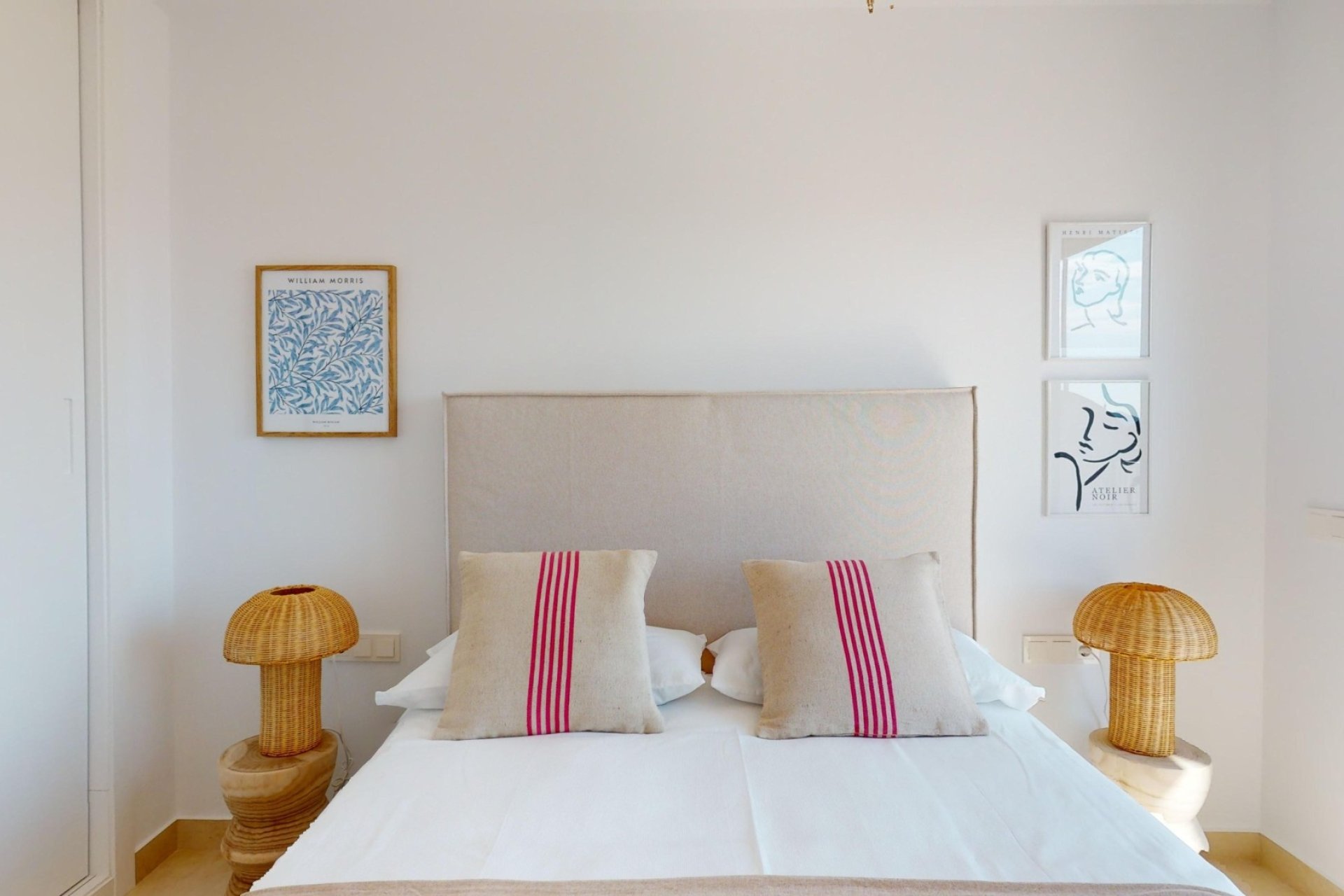Neue Gebäude - Wohnung -
