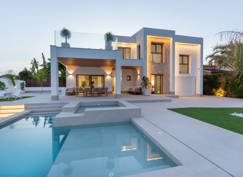 New Build - Chalet independiente -
Alicante - Campoamor