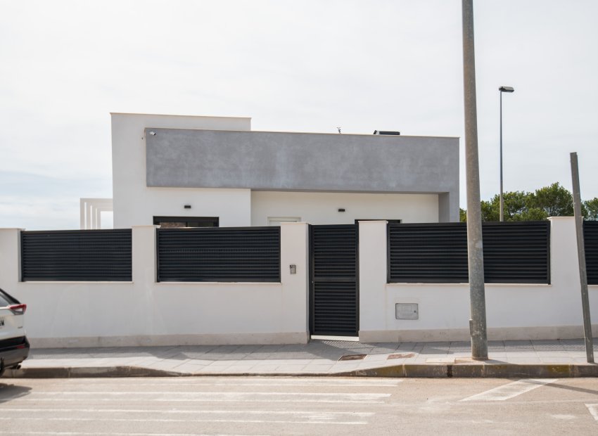 New Build - Chalet independiente -
Pilar de la Horadada - Pinar de Campoverde