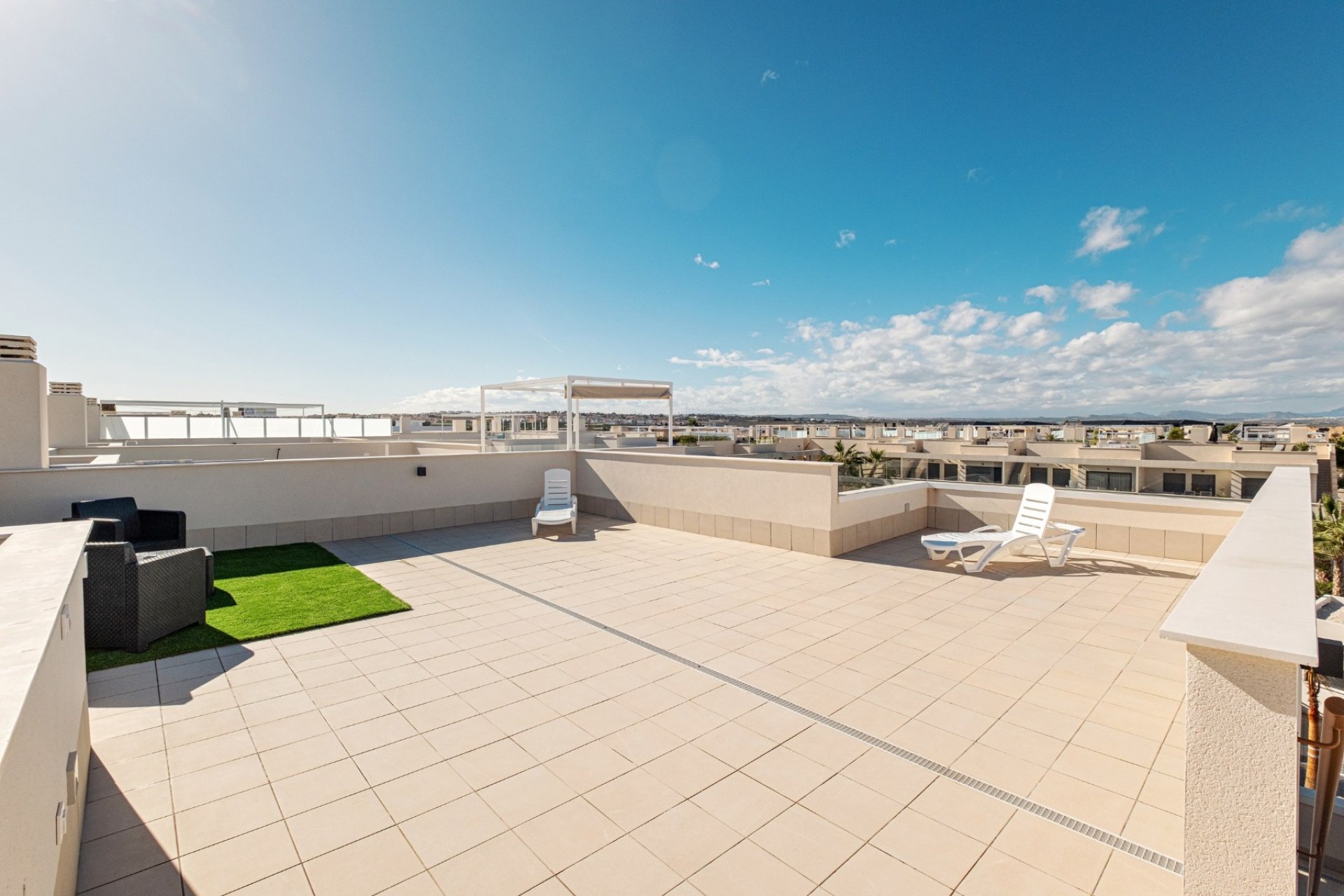 Nieuwbouw - Herenhuis -
Torrevieja - El Acequión - Los Náufragos