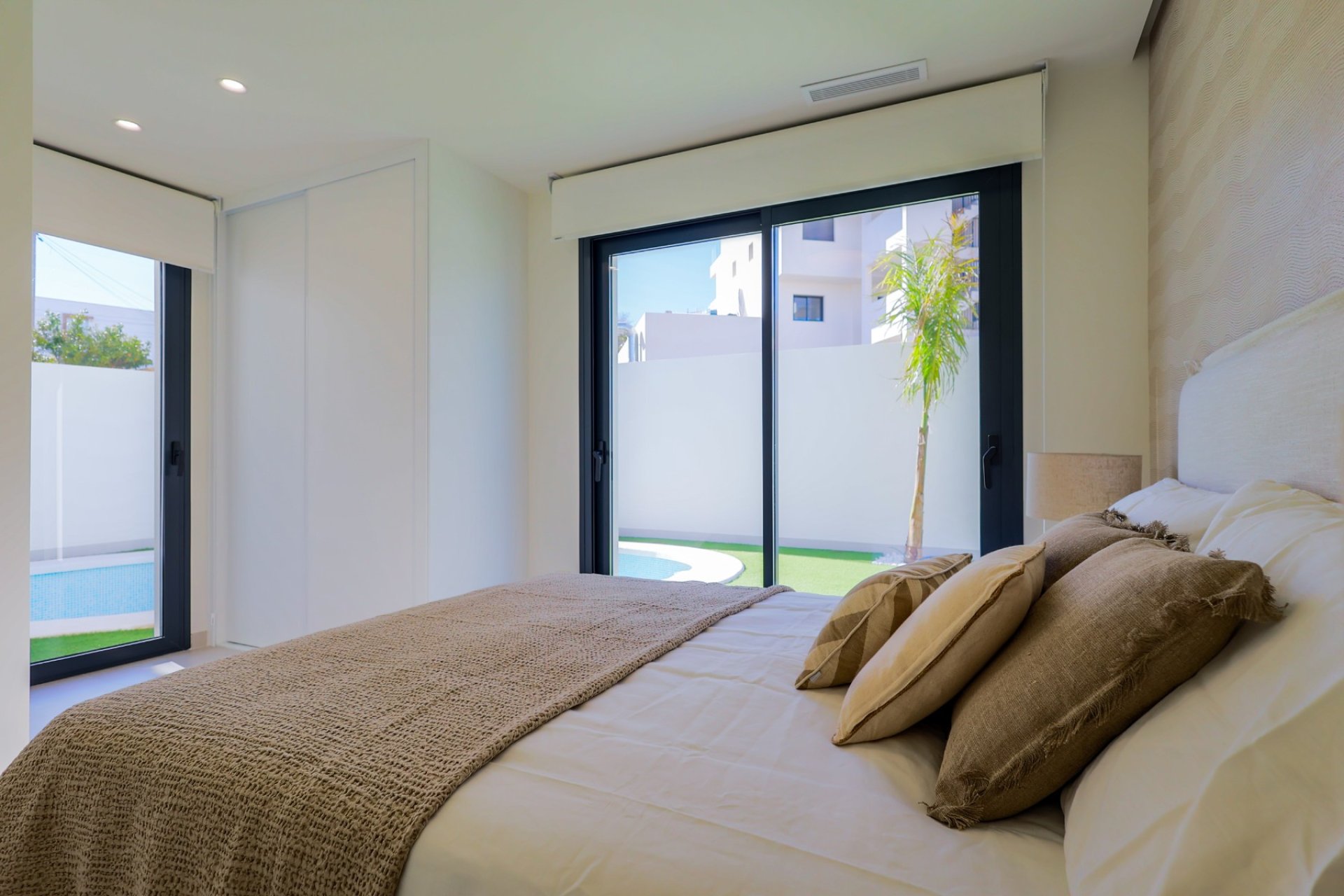 Obra nueva - Villa -
Orihuela Costa - Campoamor