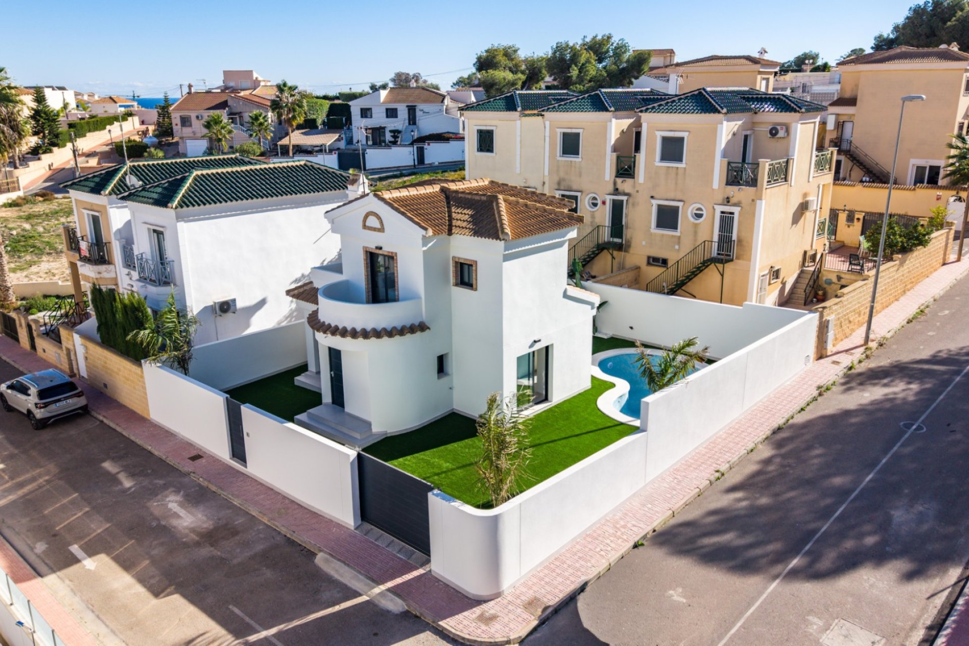 Obra nueva - Villa -
Orihuela Costa - Campoamor