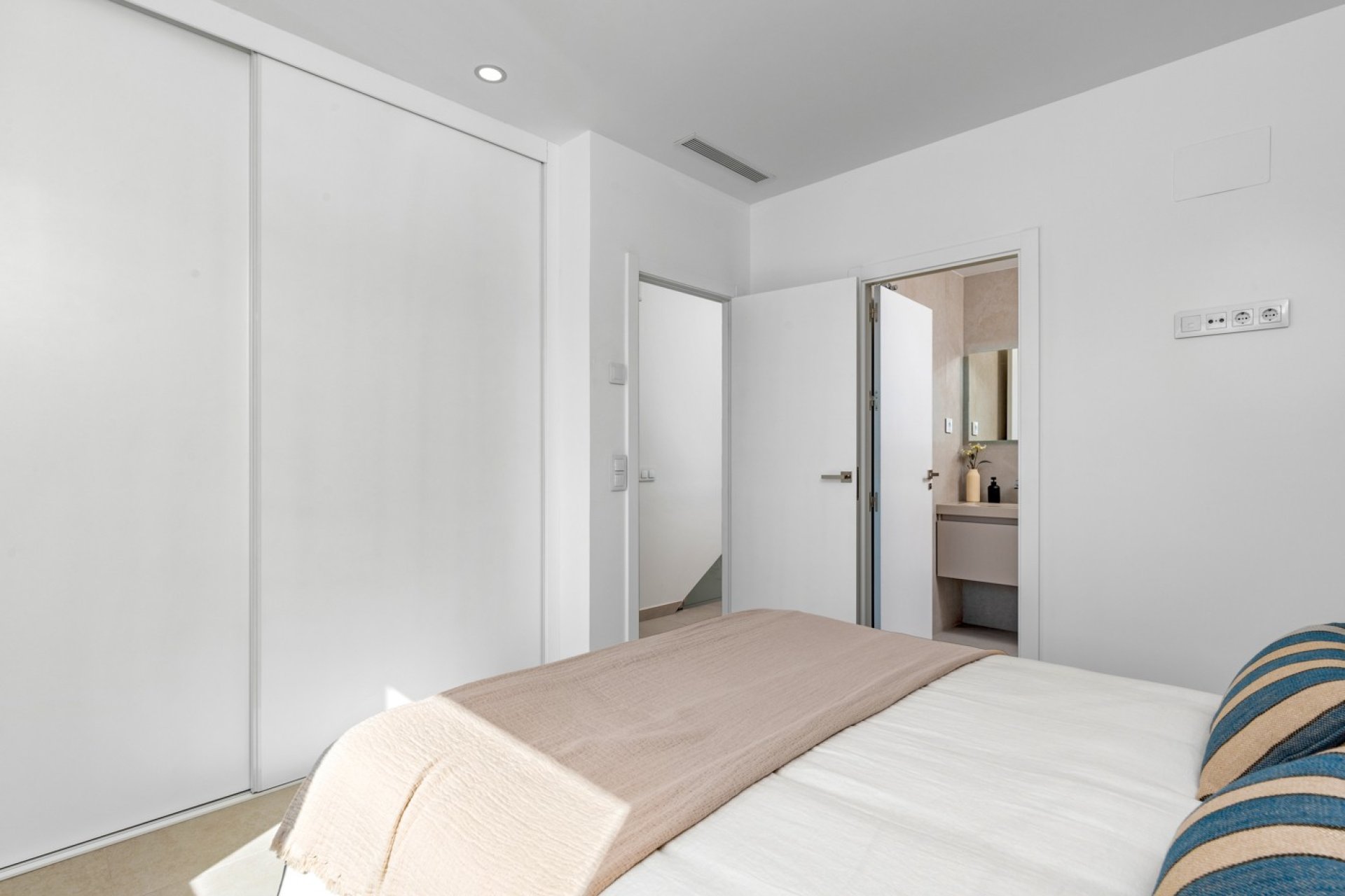 Obra nueva - Villa -
Pilar de la Horadada - Playa de Mil Palmeras