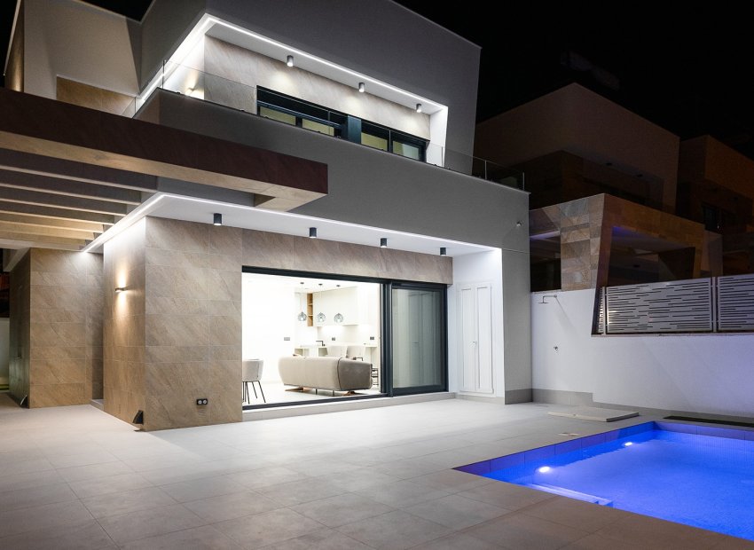 Obra nueva - Villa -
San Miguel de Salinas