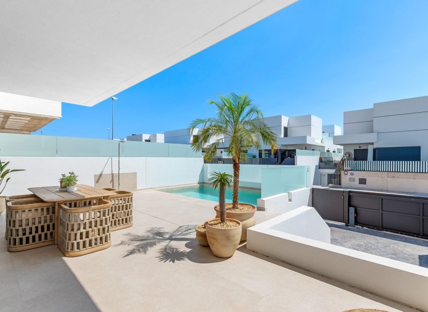 Obra nueva - Villa / Semi pareado -
Dolores