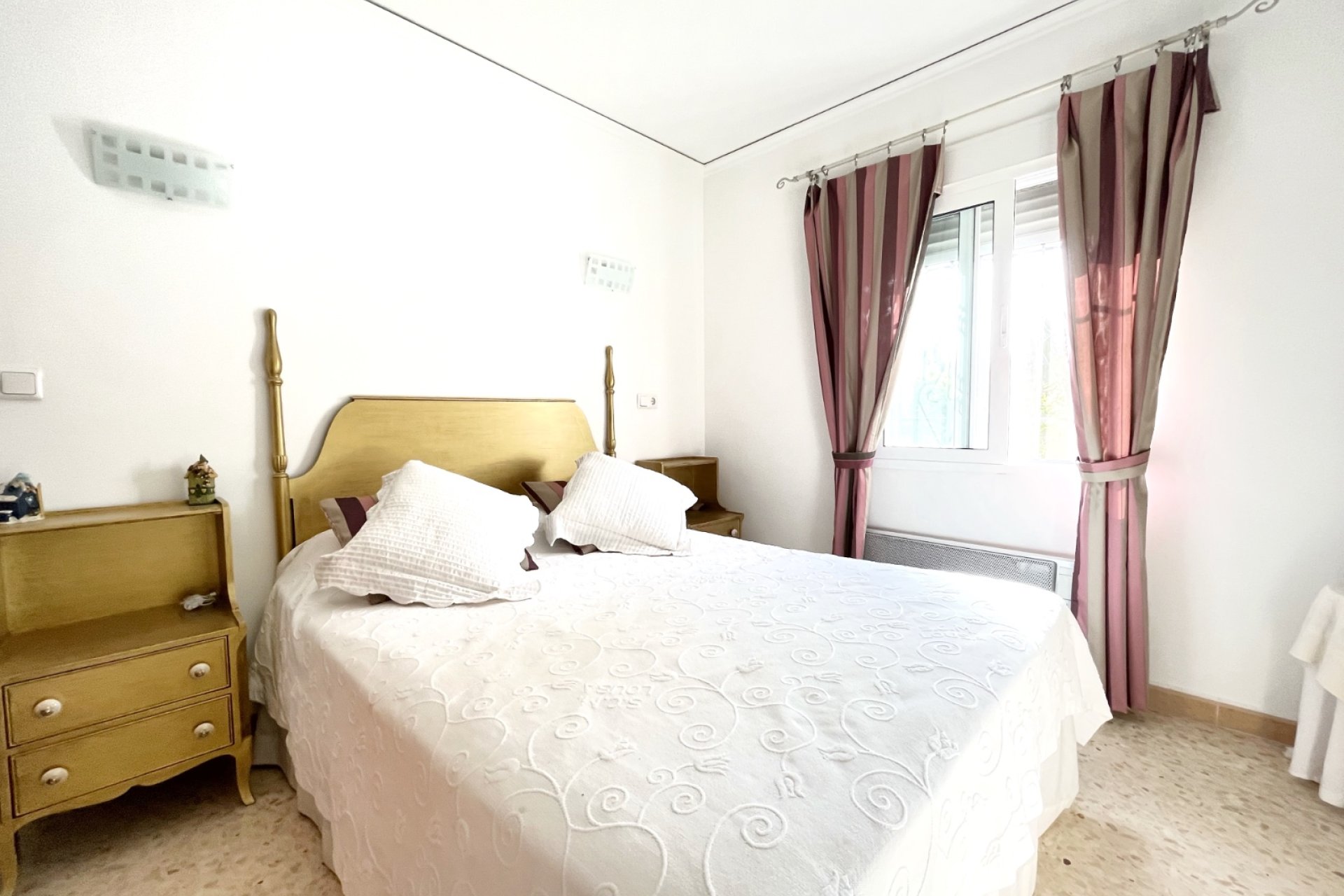 Odsprzedaż / Rynek wtórny - Dom szeregowy -
Denia - Les Marines - Las Marinas