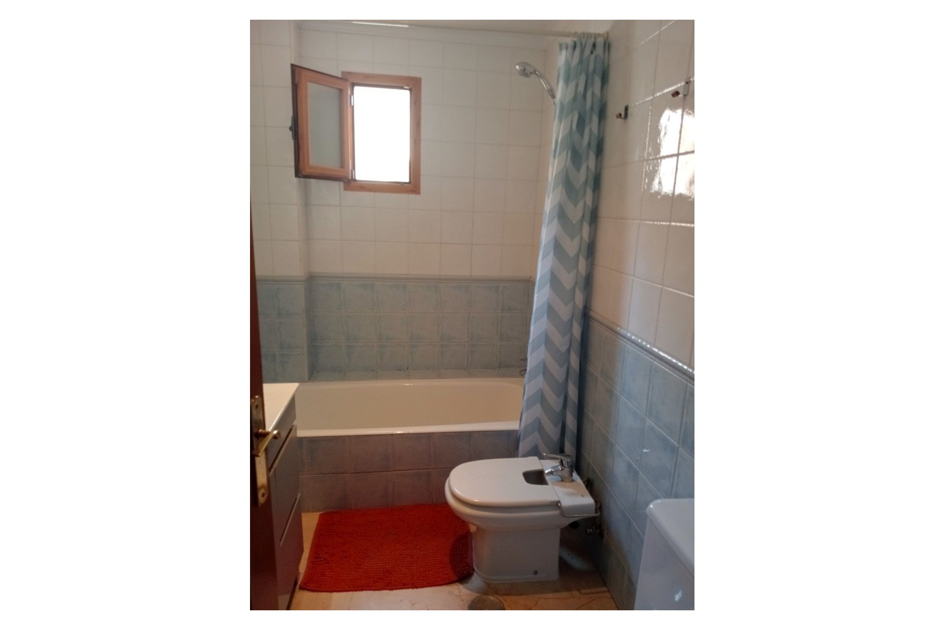 Odsprzedaż / Rynek wtórny - Dom szeregowy -
La Nucía