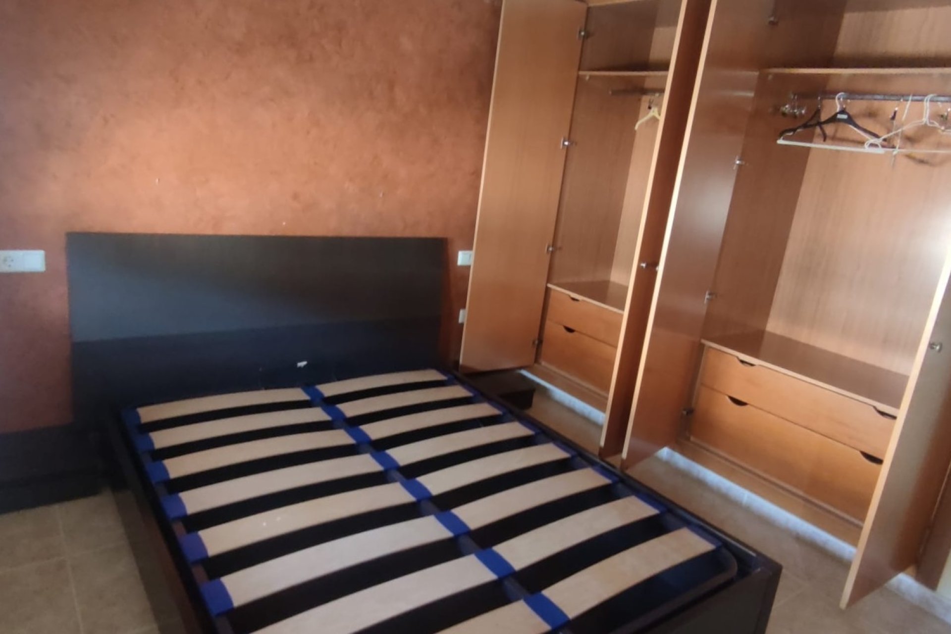 Odsprzedaż / Rynek wtórny - Kamienica -
Els Poblets