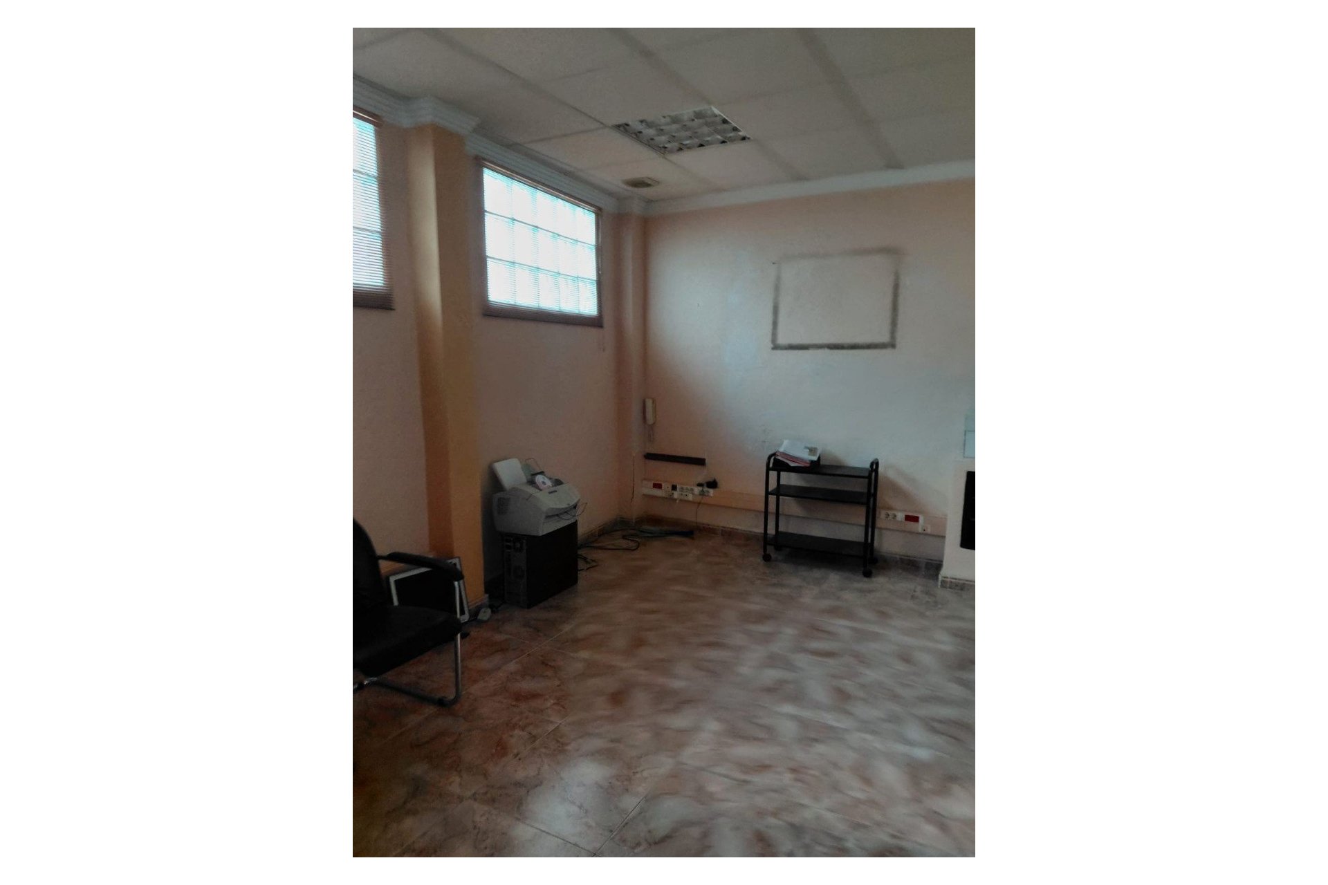 Odsprzedaż / Rynek wtórny - Lokal  -
Benidorm - Centro