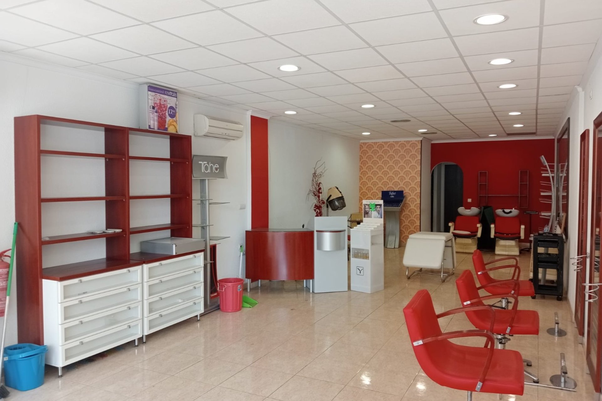 Odsprzedaż / Rynek wtórny - Lokal  -
Benidorm - Levante