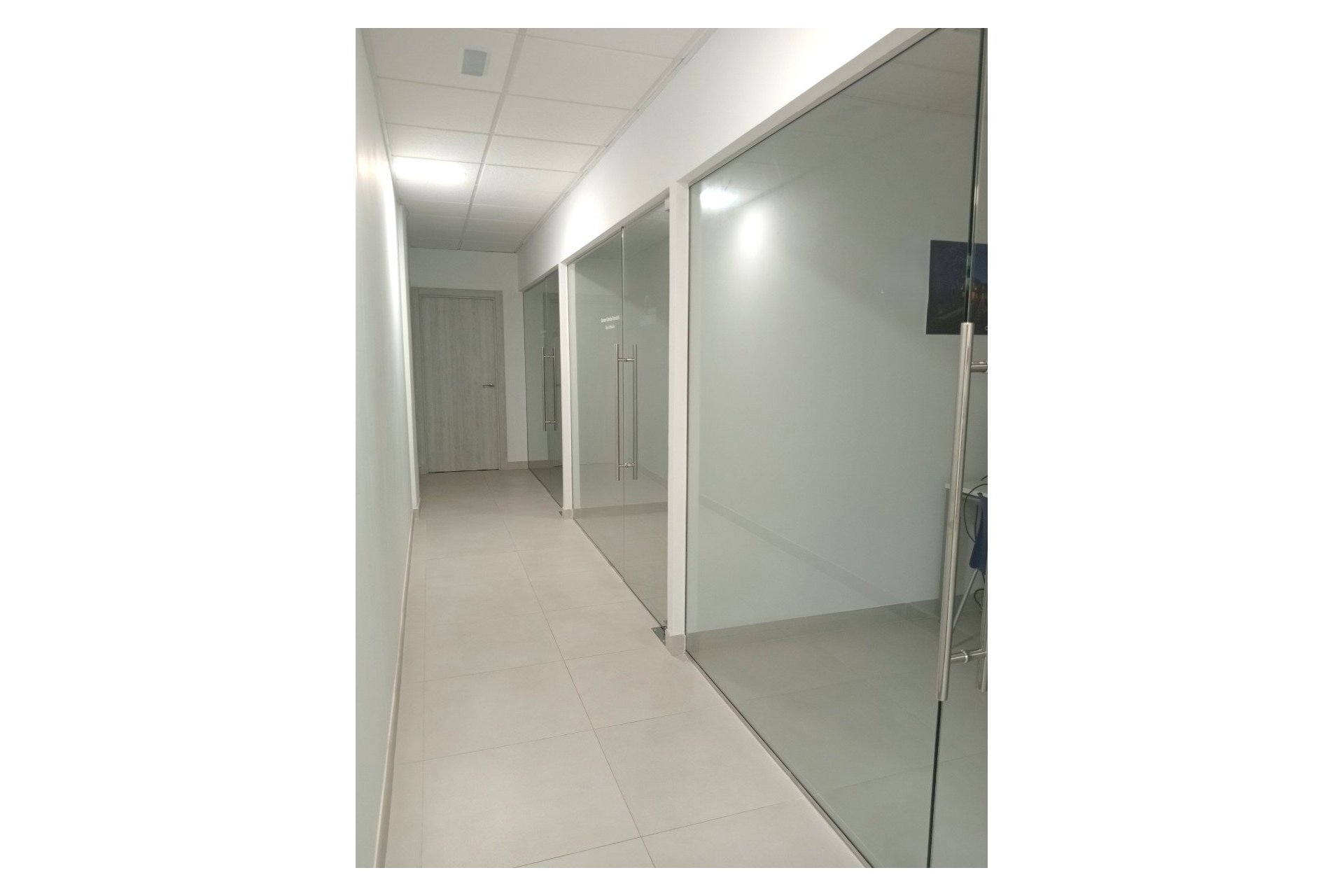 Odsprzedaż / Rynek wtórny - Lokal  -
La Nucía