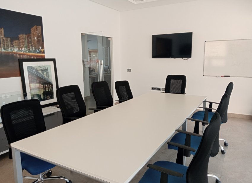 Odsprzedaż / Rynek wtórny - Lokal  -
La Nucía